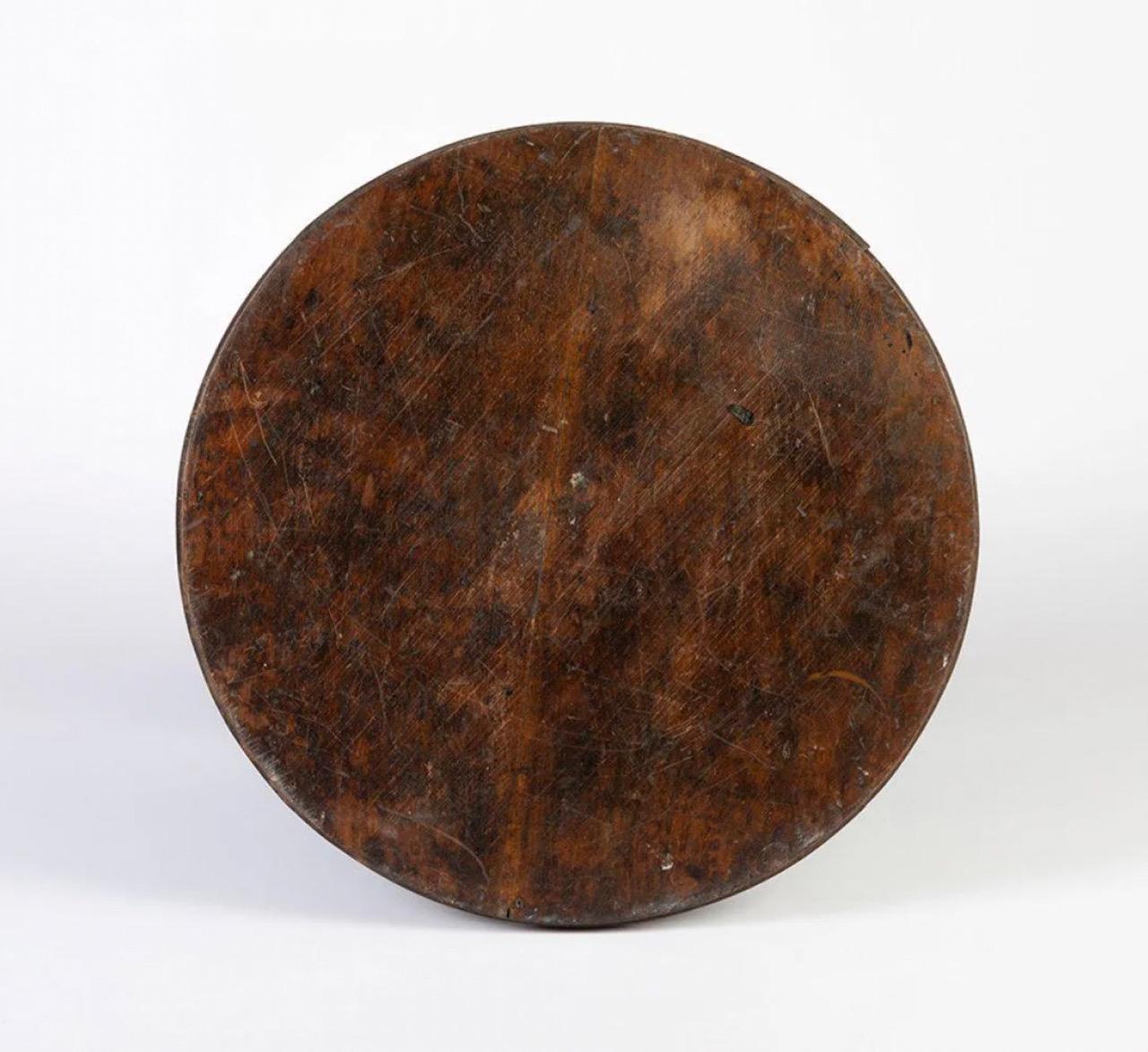 Mid-Century Modern Table basse industrielle vintage, table d'appoint, France, années 1930, patine noyer acier en vente