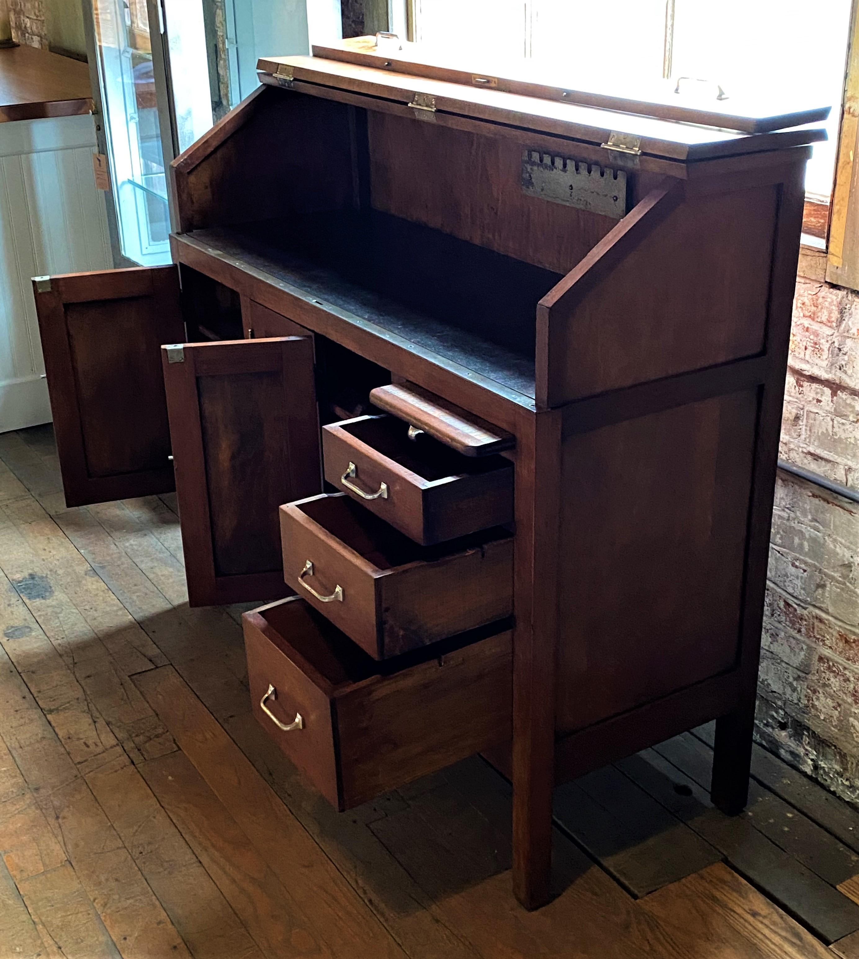 Vintage Industrial Desk / Cabinet In Good Condition For Sale In Oakville, CT