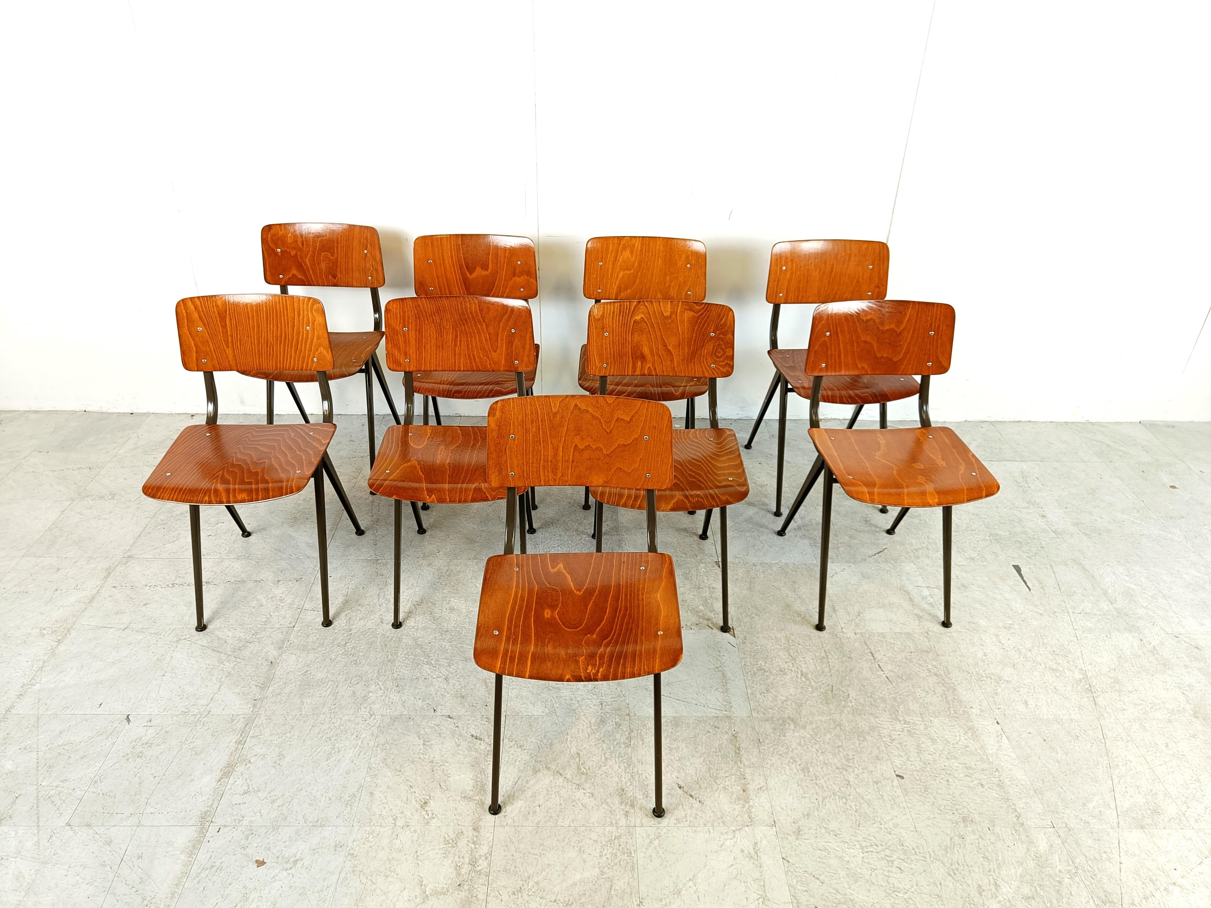 Vintage plywood and metal frame dining chairs in the manner of Friso Kramer. - Set of 9

This type of chairs where usually used in factories or schools.

Very light but sturdy chairs.

Good condition

1960s - Belgium

Dimensions
Height: