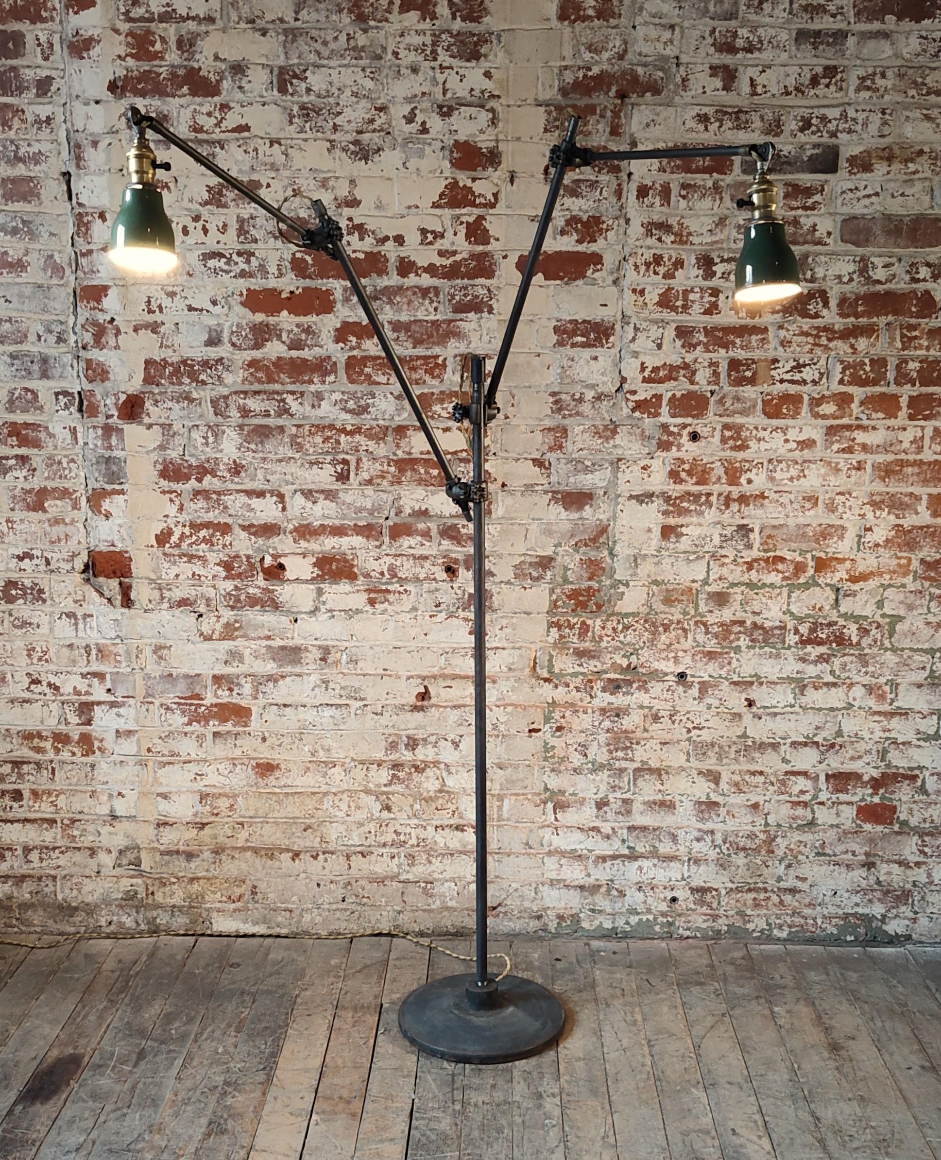 Vintage Factory Verstellbare Stehlampe

Höhe vom Boden bis zum Hauptständer: 52