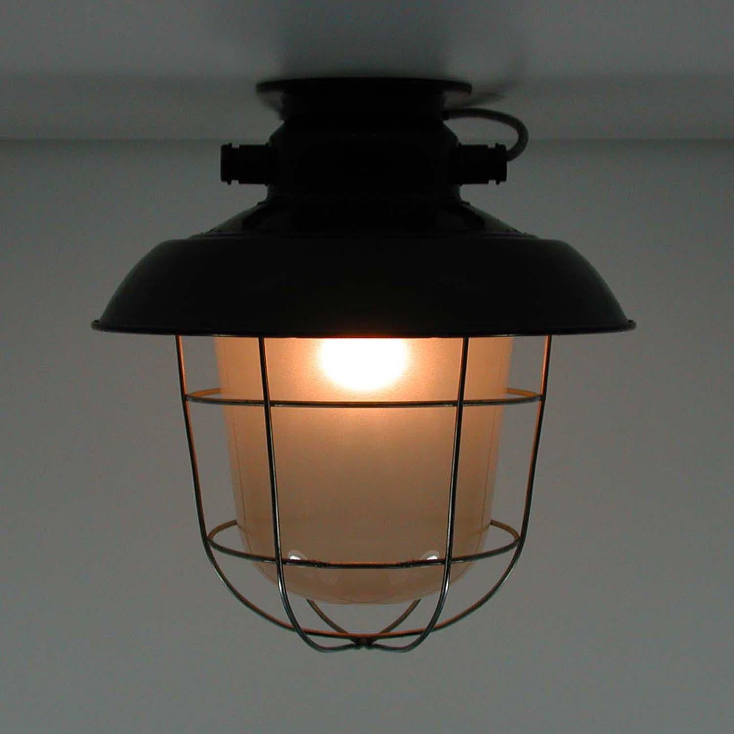 Vintage Industrial Enamel & Milk Glass Ceiling Light, Germany, 1950s In Good Condition In NUEMBRECHT, NRW