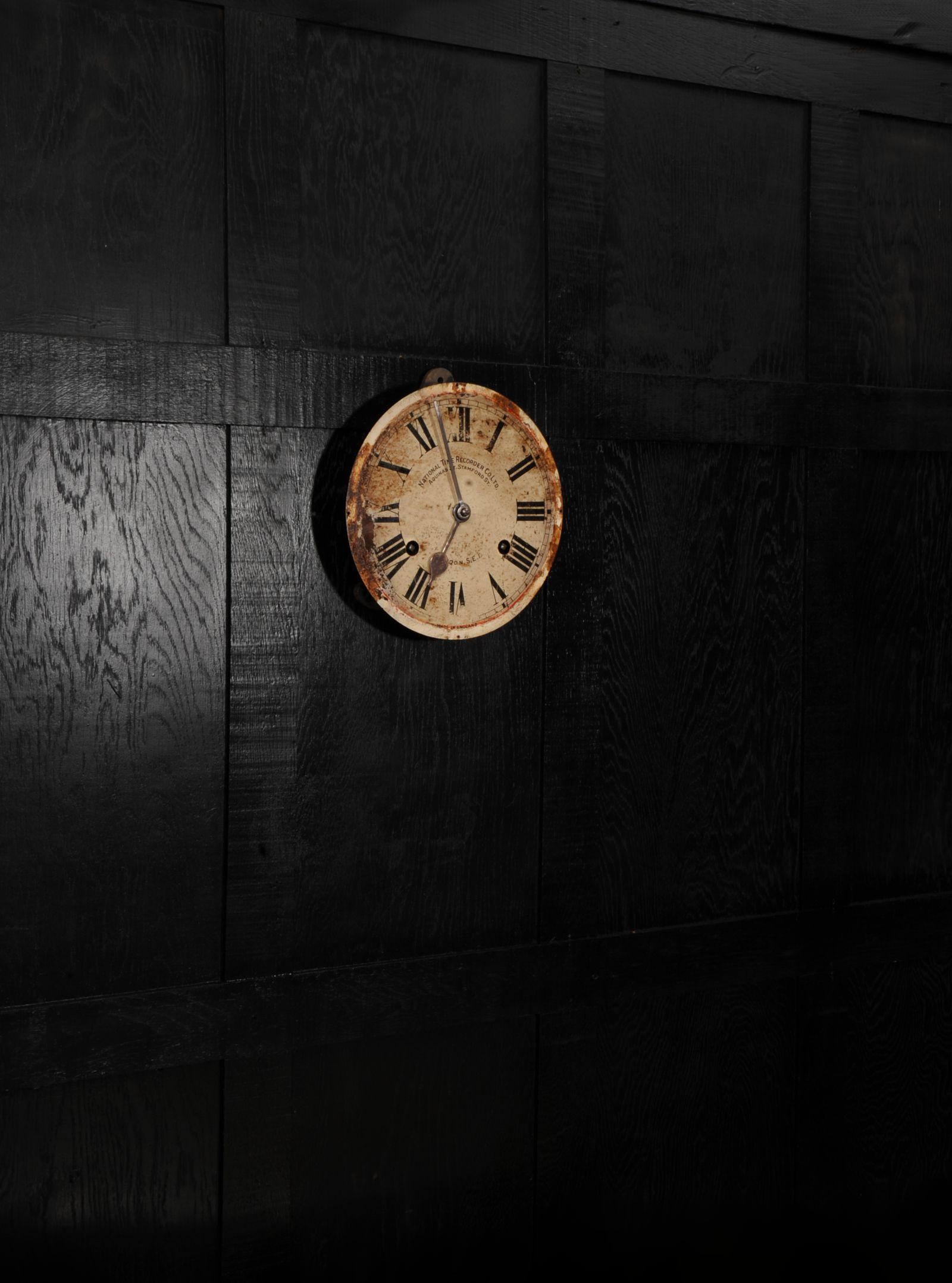 Vieux cadran d'horloge industrielle anglaise, entièrement fonctionnel en vente 3