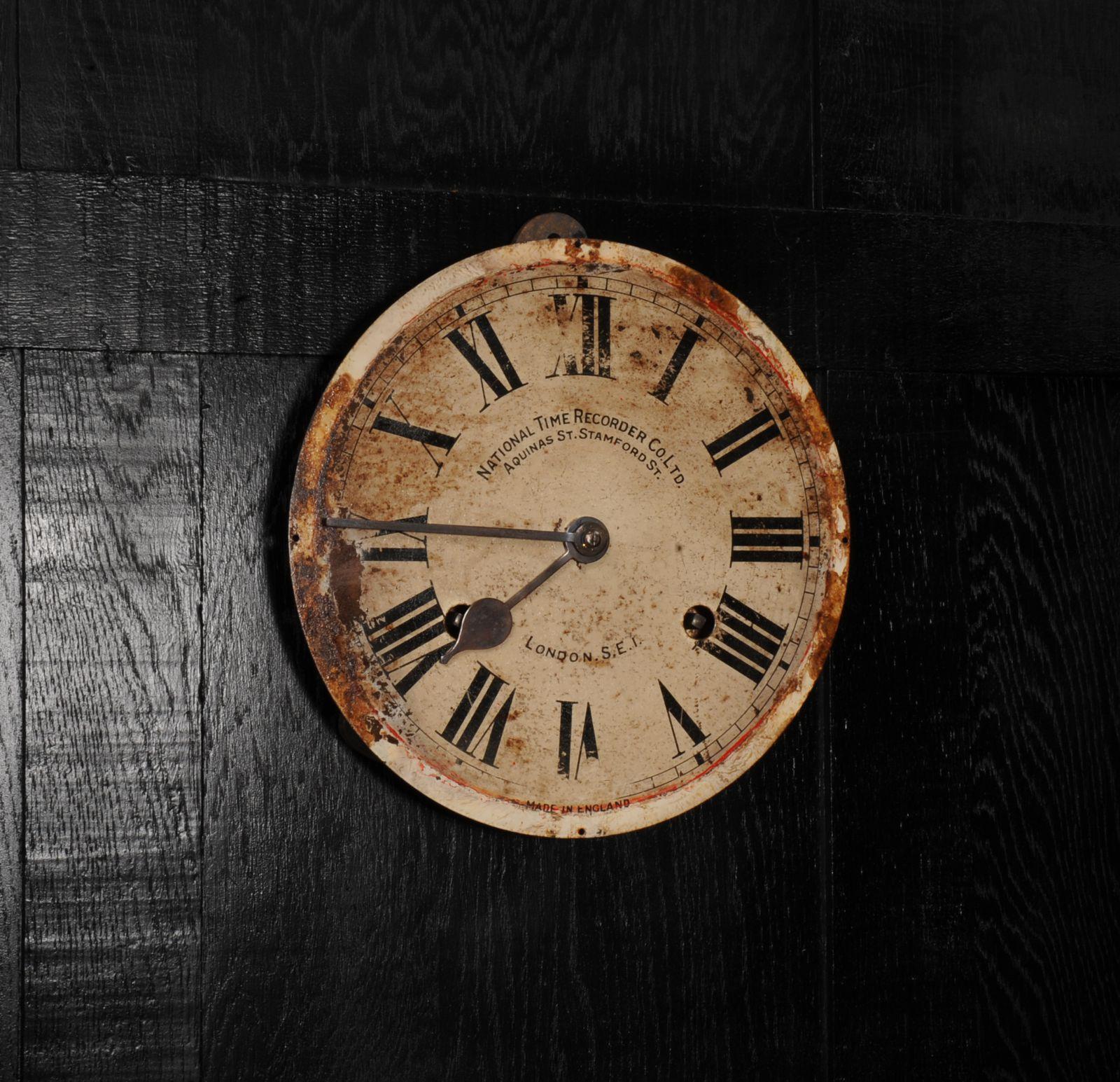 Vieux cadran d'horloge industrielle anglaise, entièrement fonctionnel en vente 4