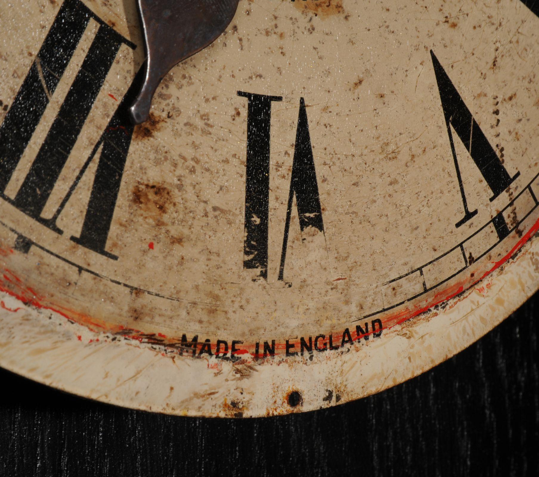Industrielles englisches Vintage-Uhrzifferblatt, voll funktionstüchtig im Zustand „Starke Gebrauchsspuren“ im Angebot in Belper, Derbyshire