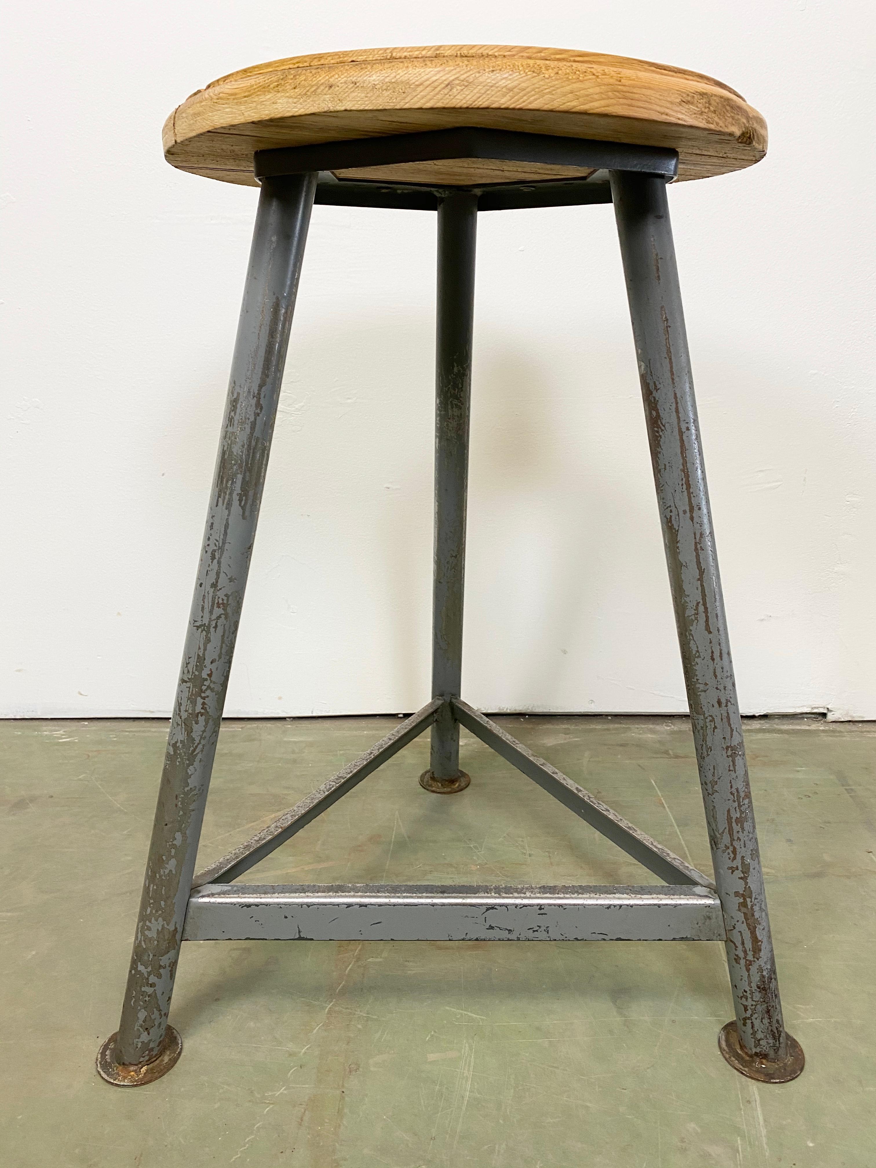 Vintage Industrial Factory Stool, 1960s In Good Condition In Kojetice, CZ