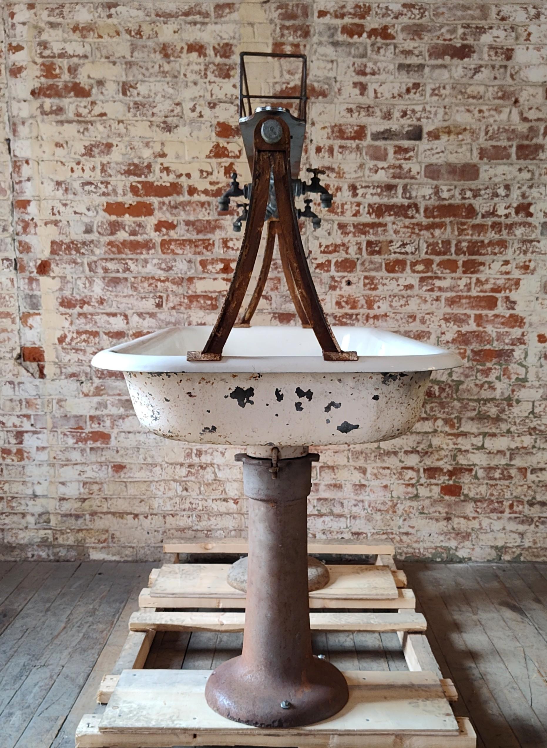 Vintage Industrie Fabrik Trog Waschbecken (Eisen) im Angebot