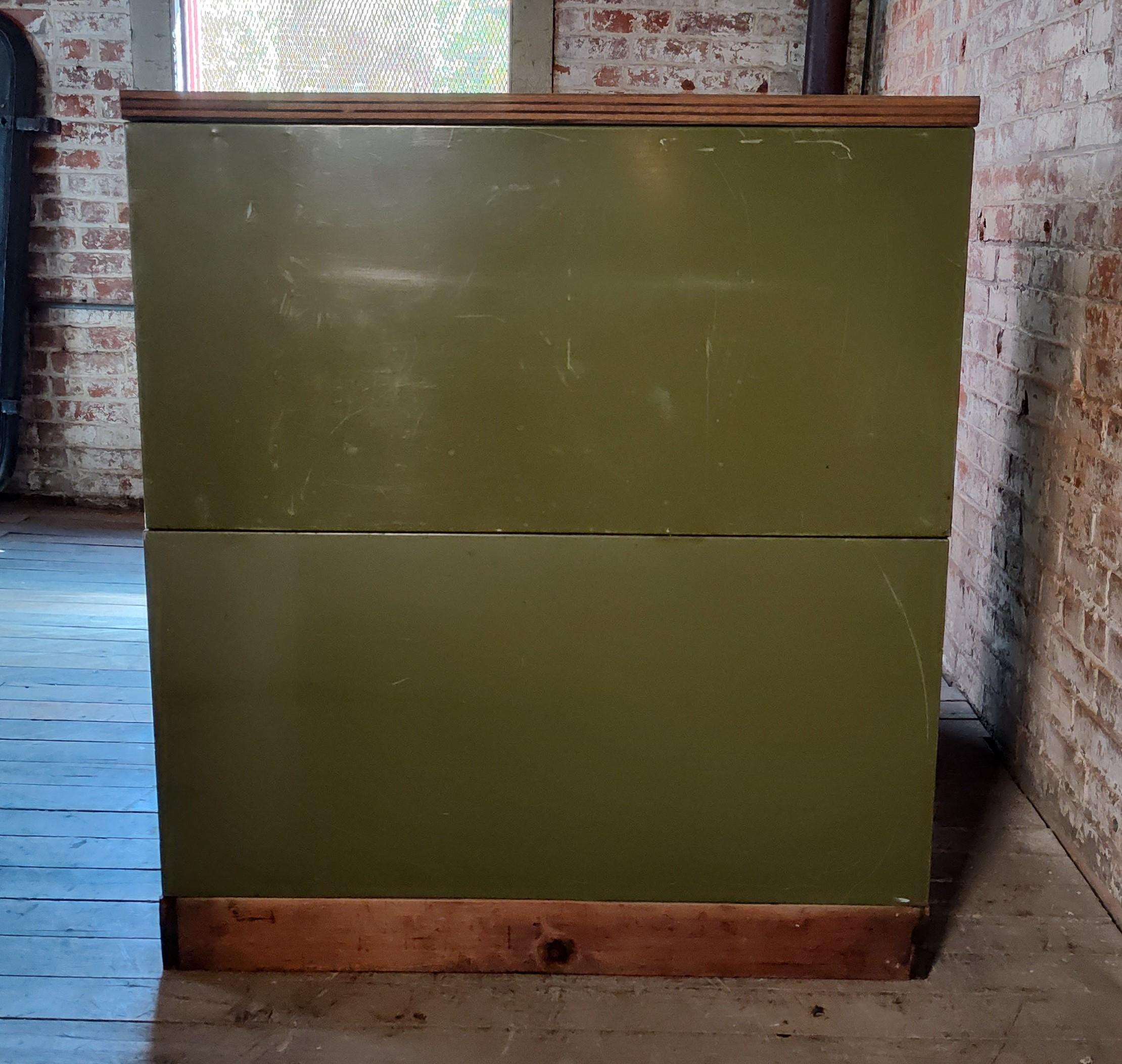 Flacher Aktenschrank Vintage Industrial im Zustand „Gut“ in Oakville, CT