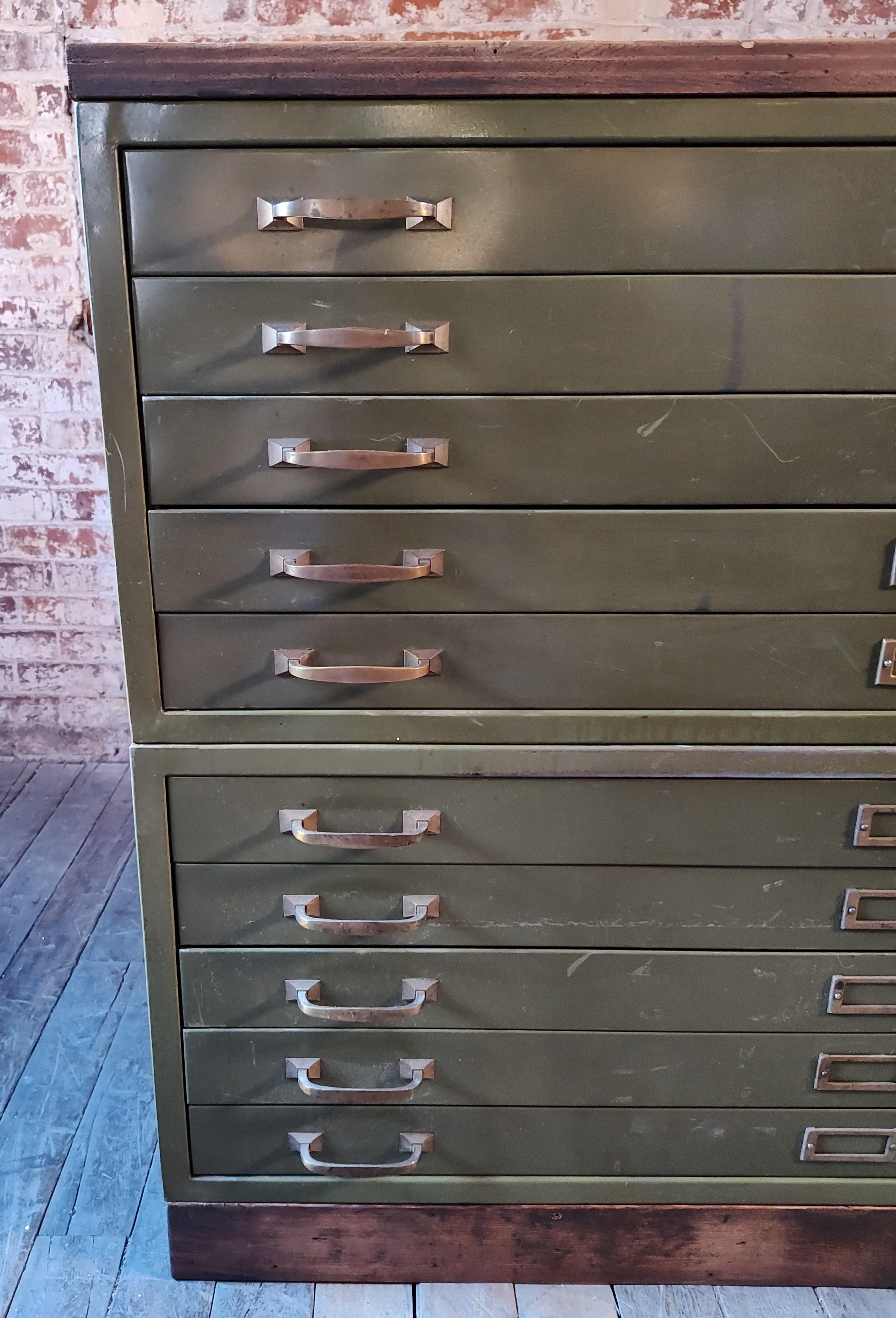 Flacher Aktenschrank Vintage Industrial 2
