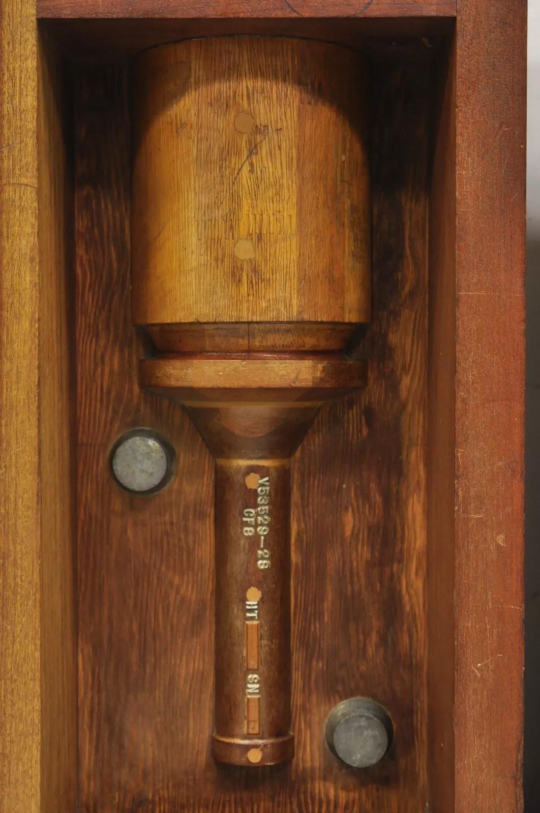 Stampo a blocco in legno della fonderia industriale d'epoca per motori architettonici Valcor - coppia In condizioni buone in vendita a Philadelphia, PA