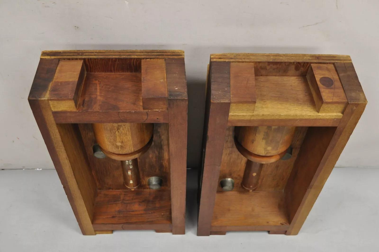 Stampo a blocco in legno della fonderia industriale d'epoca per motori architettonici Valcor - coppia in vendita 2