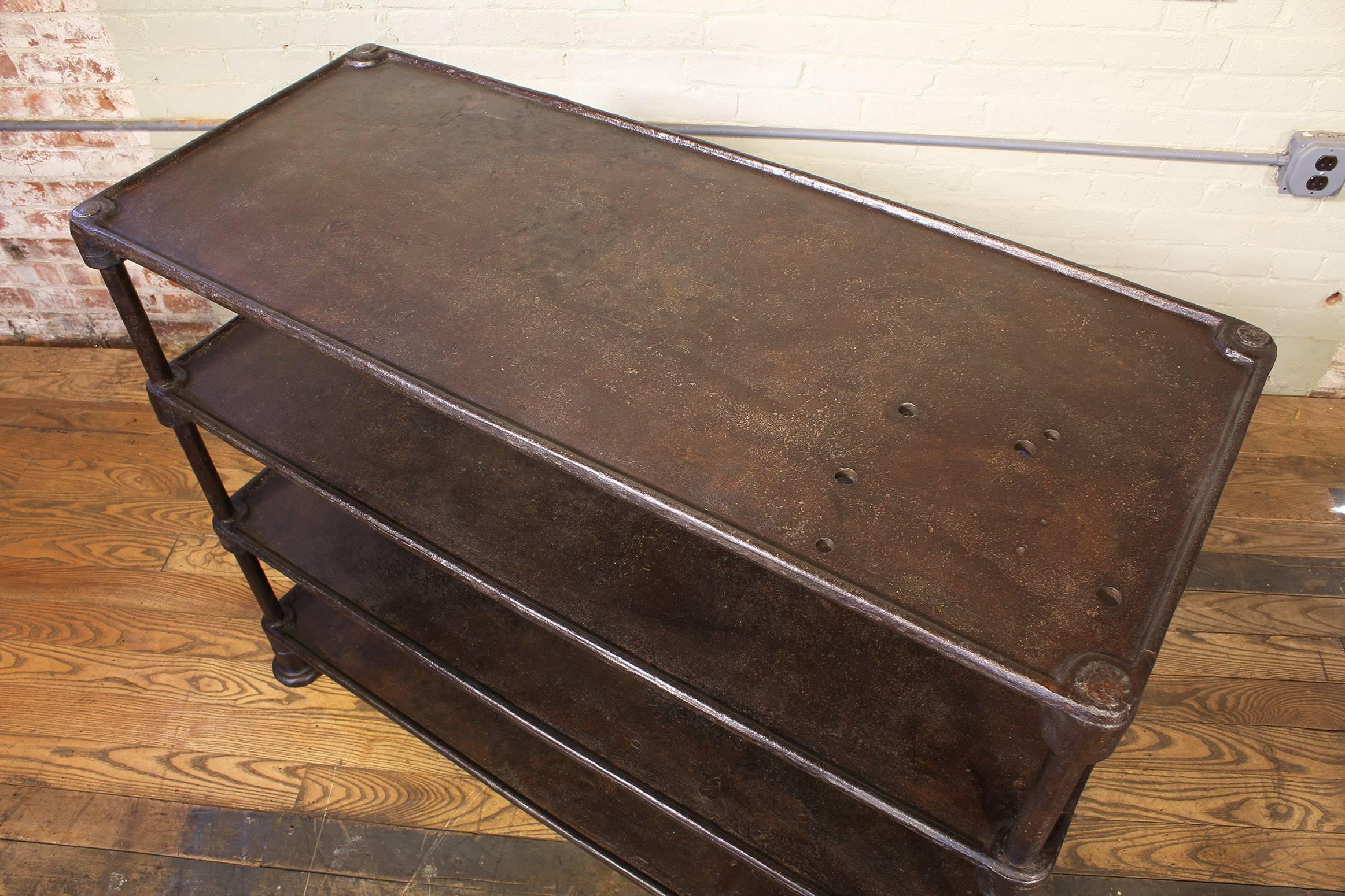 Vintage Industrial Vier Tier Gusseisen Tabelle Fabrik Regal Speichereinheit 2
