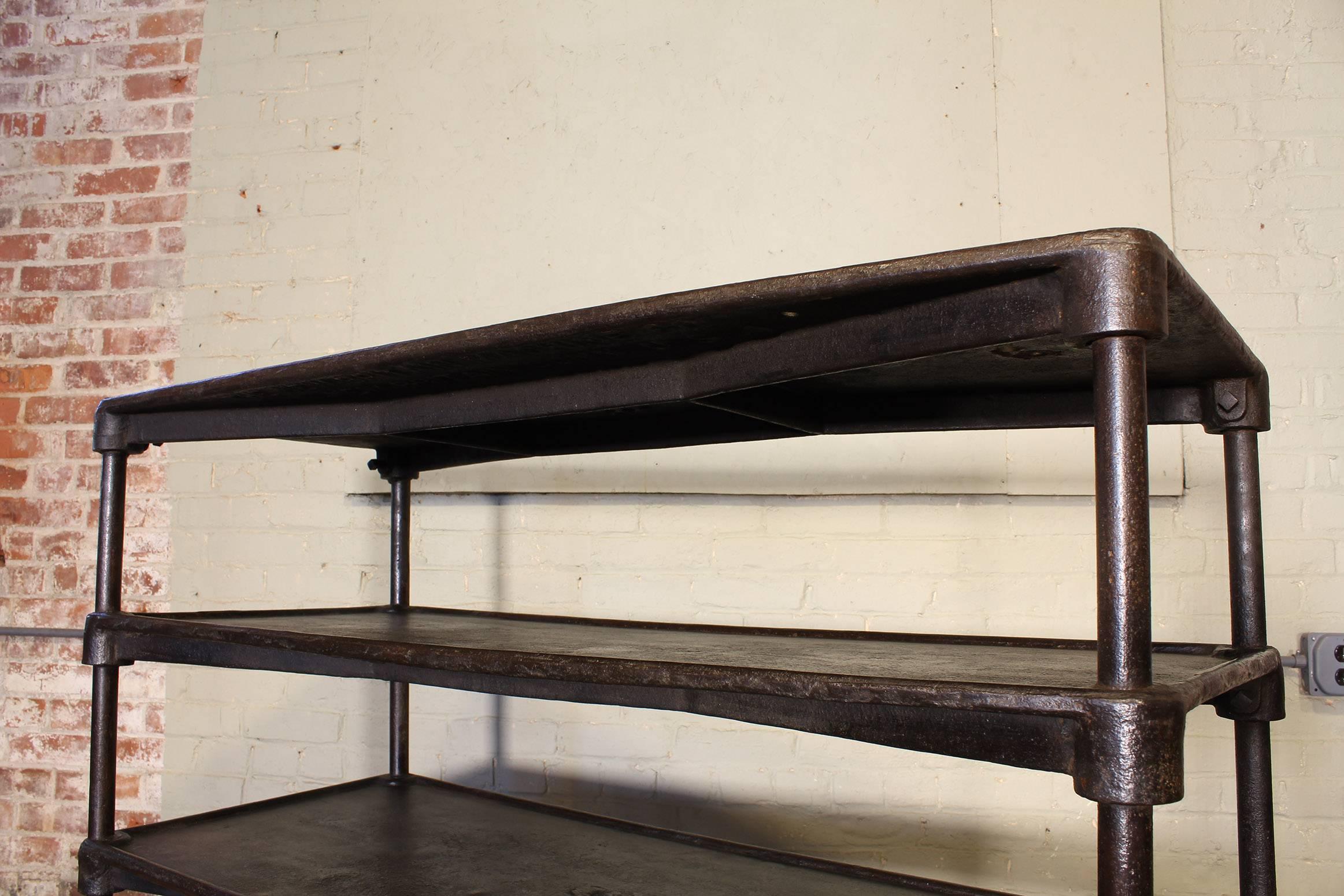 Vintage Industrial Vier Tier Gusseisen Tabelle Fabrik Regal Speichereinheit 7
