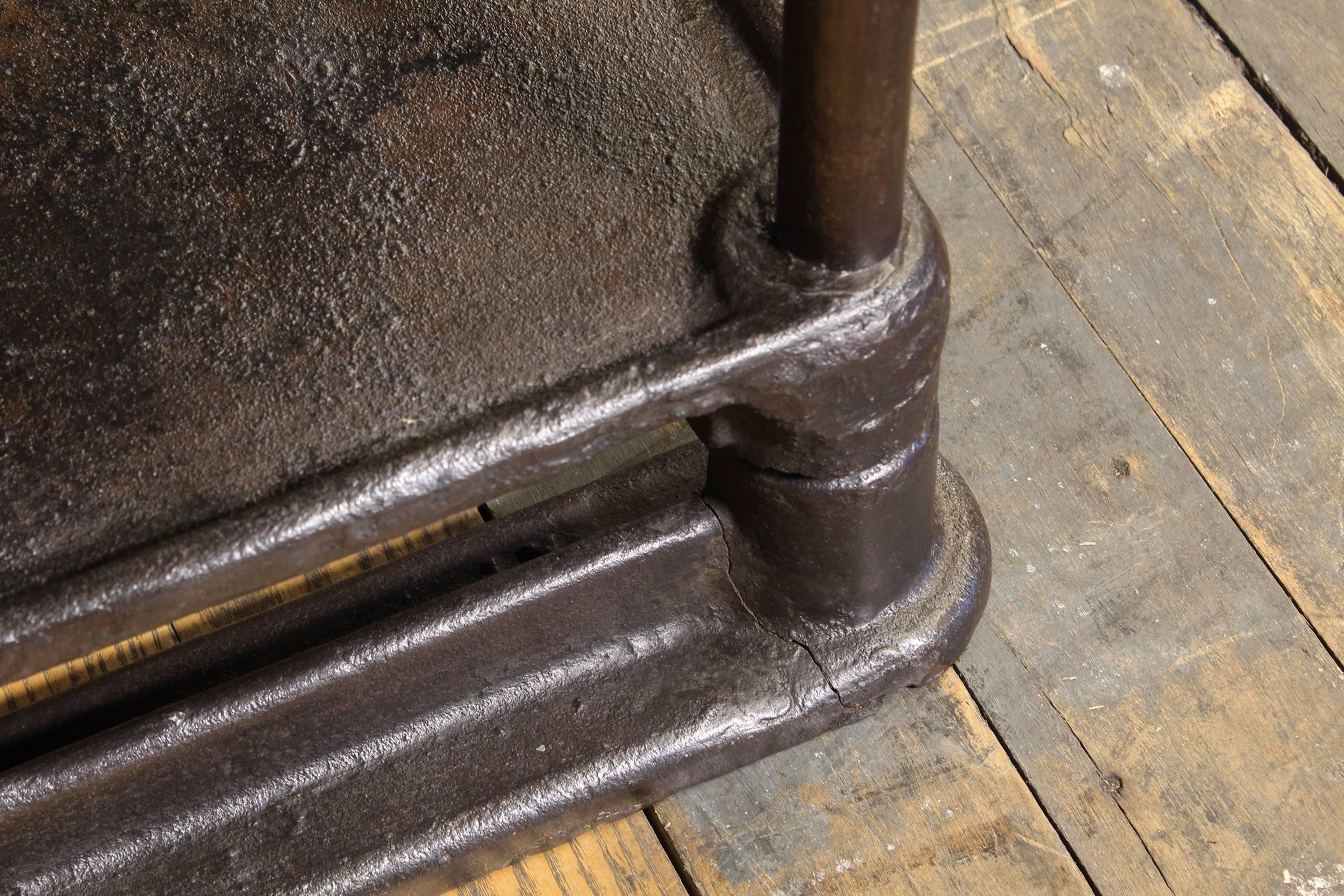 Vintage Industrial Vier Tier Gusseisen Tabelle Fabrik Regal Speichereinheit (20. Jahrhundert)