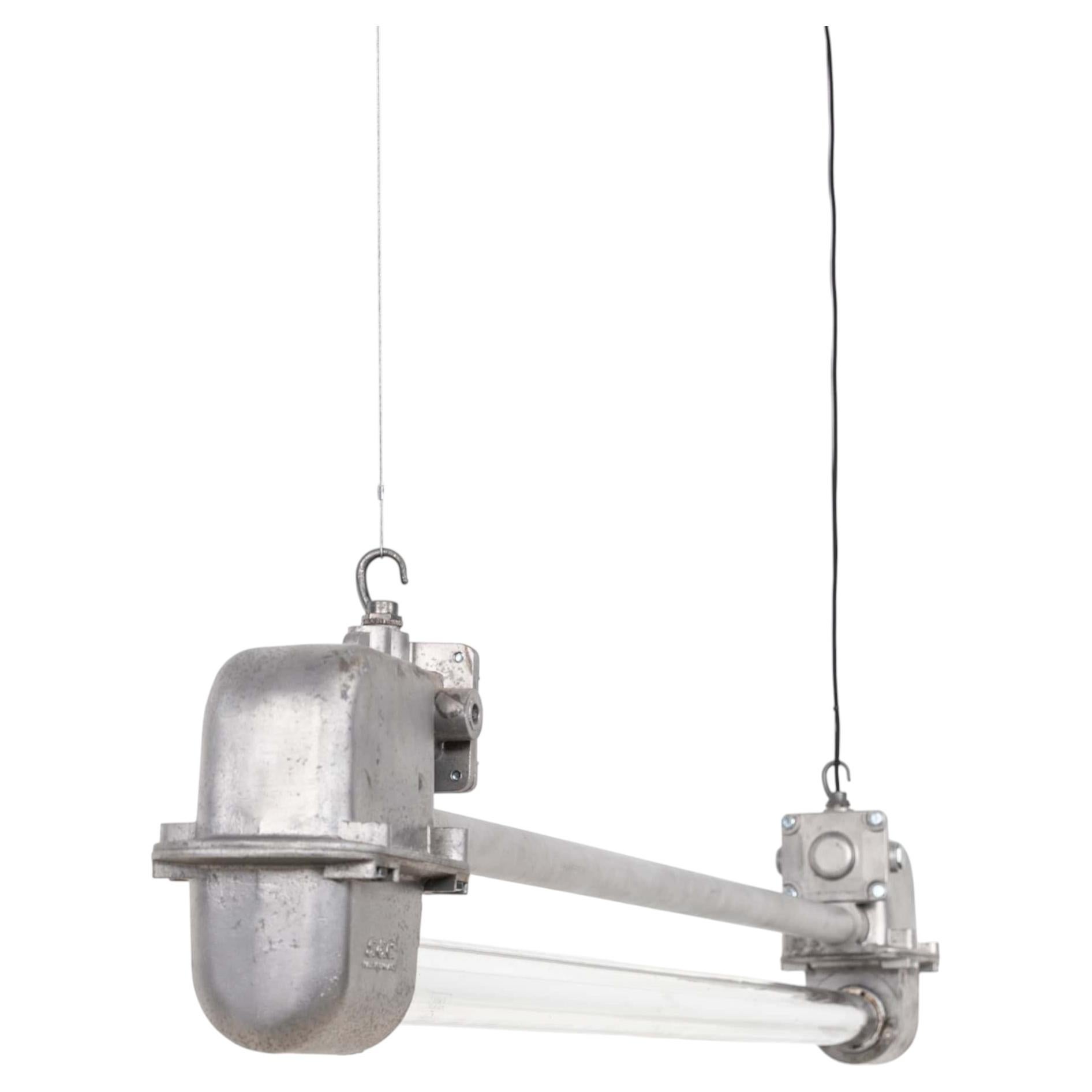 What is chandelier lighting?