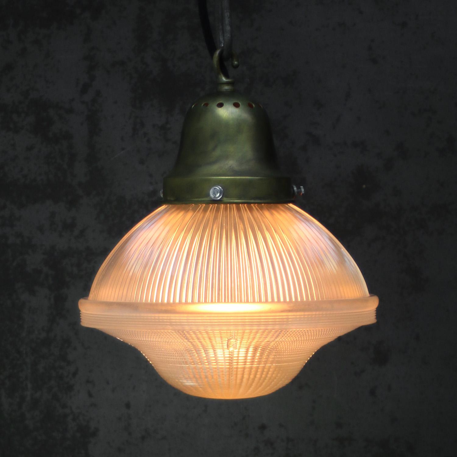 Vintage Industrial Glas Messing Pendelleuchten von Holophane USA (Industriell) im Angebot