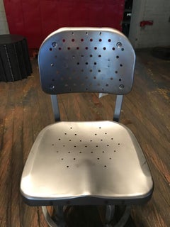 Vieux tabouret de dessin industriel GoodForm réglable avec grand dossier