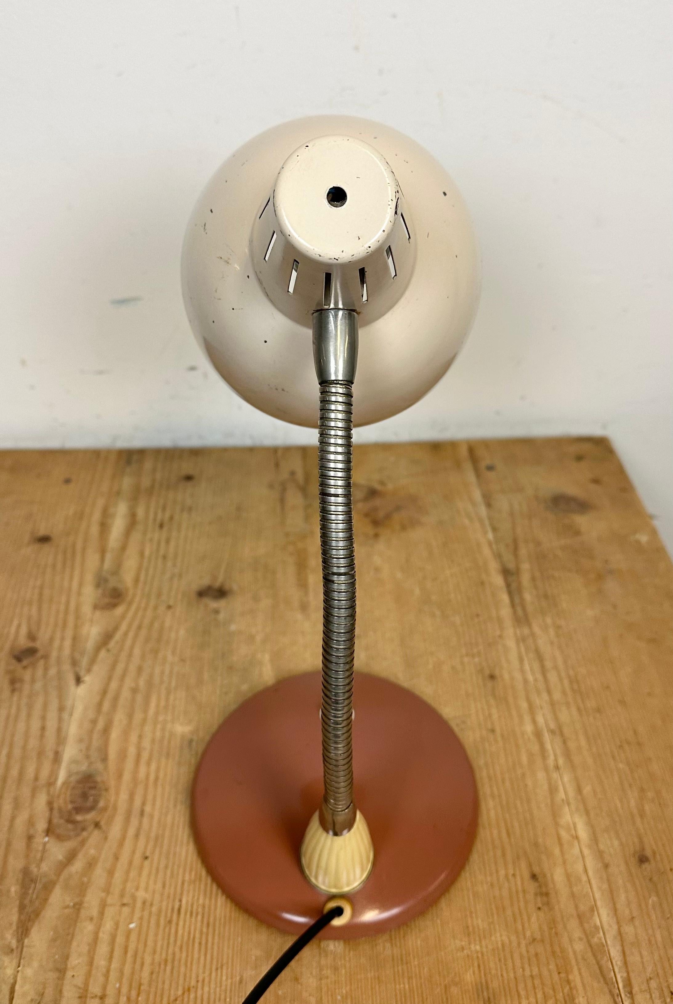 Vintage Industrial Gooseneck Table Lamp, 1960s For Sale 5