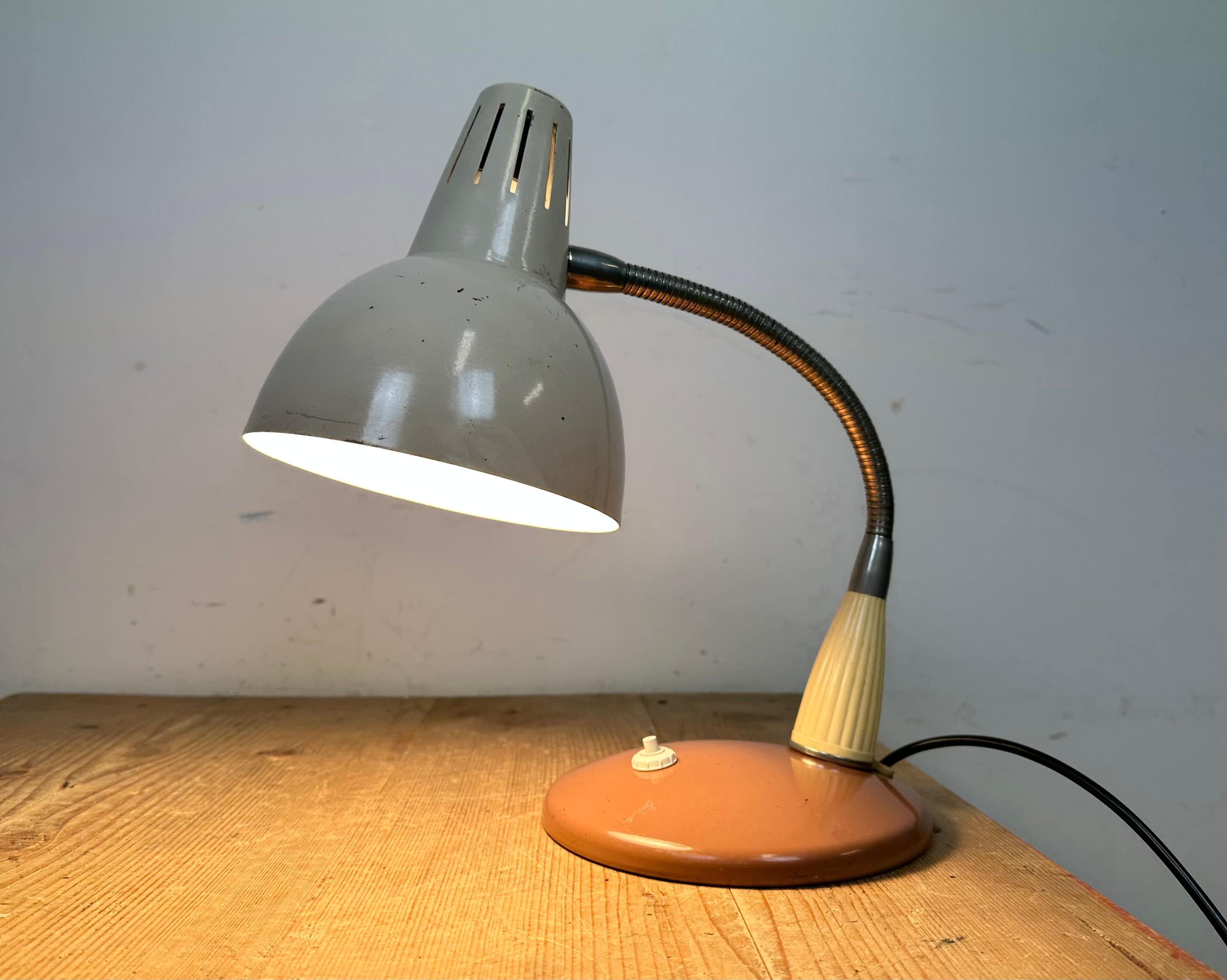 Vintage Industrial Gooseneck Table Lamp, 1960s For Sale 8