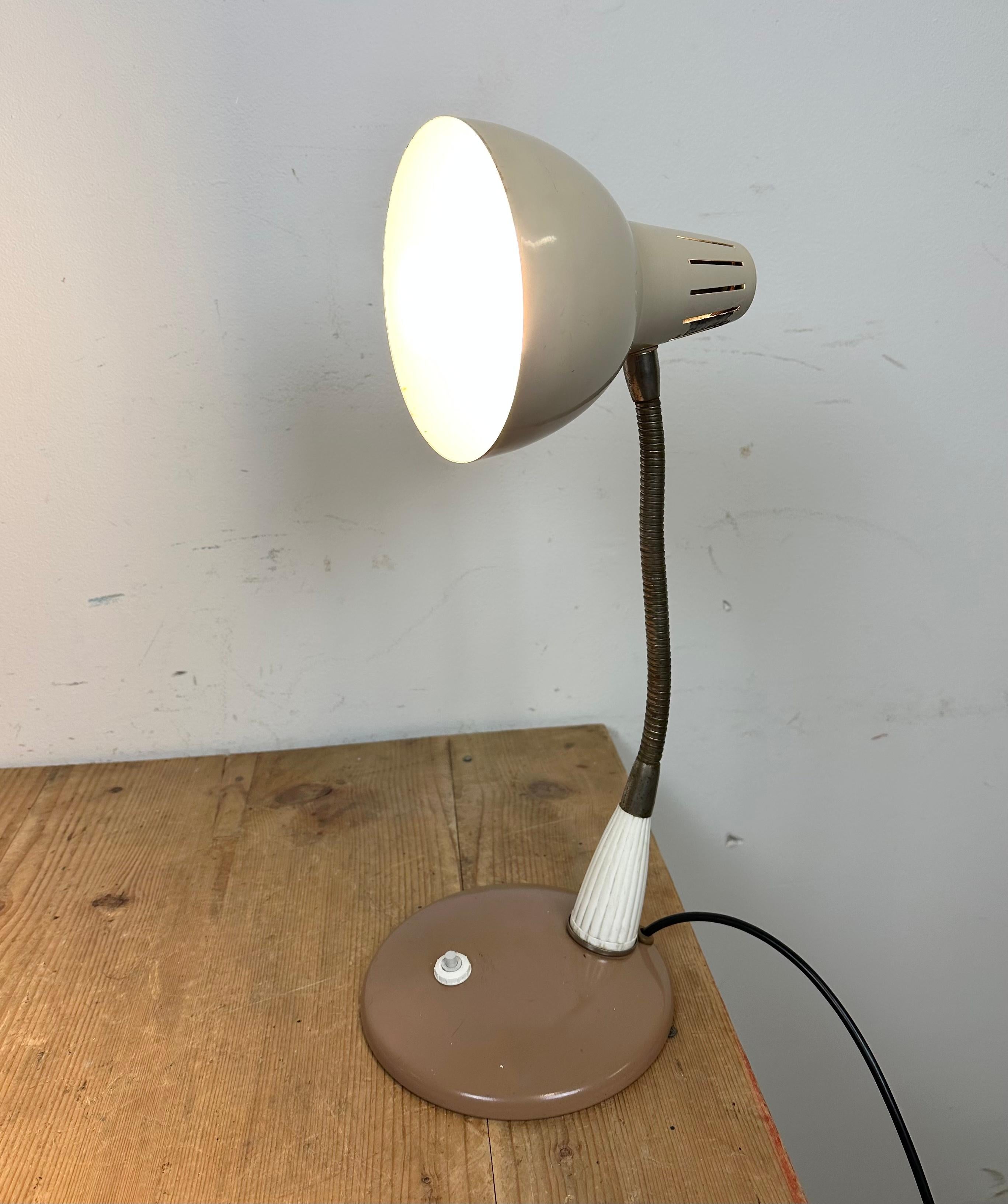 Vintage Industrial Gooseneck Table Lamp, 1960s For Sale 8