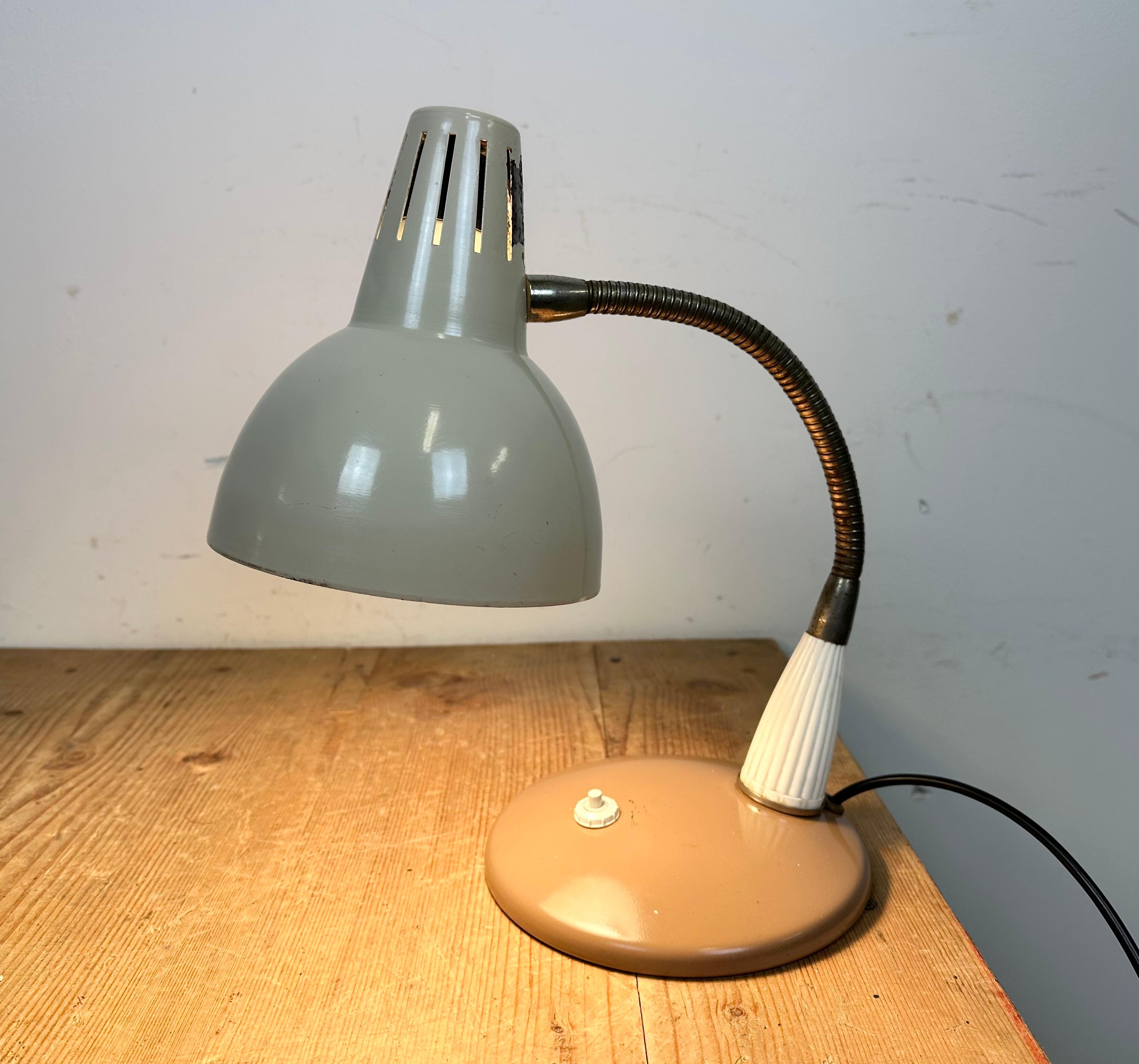Lámpara de mesa de cuello de cisne industrial vintage, años 60 en venta 9