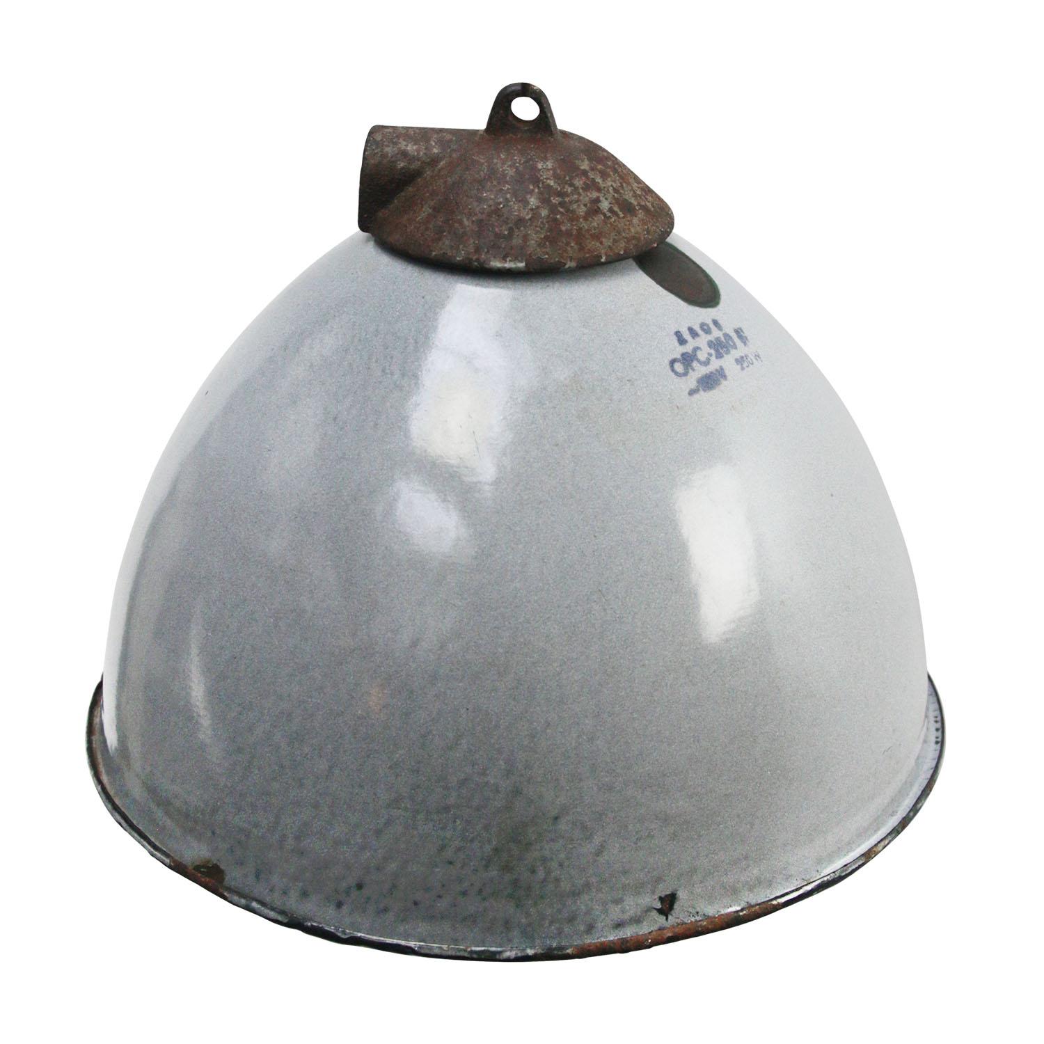 Grey enamel factory pendant.
White enamel white interior cast iron top.

Weight: 1.9 kg / 4.2 lb

Priced per individual item. All lamps have been made suitable by international standards for incandescent light bulbs, energy-efficient and LED