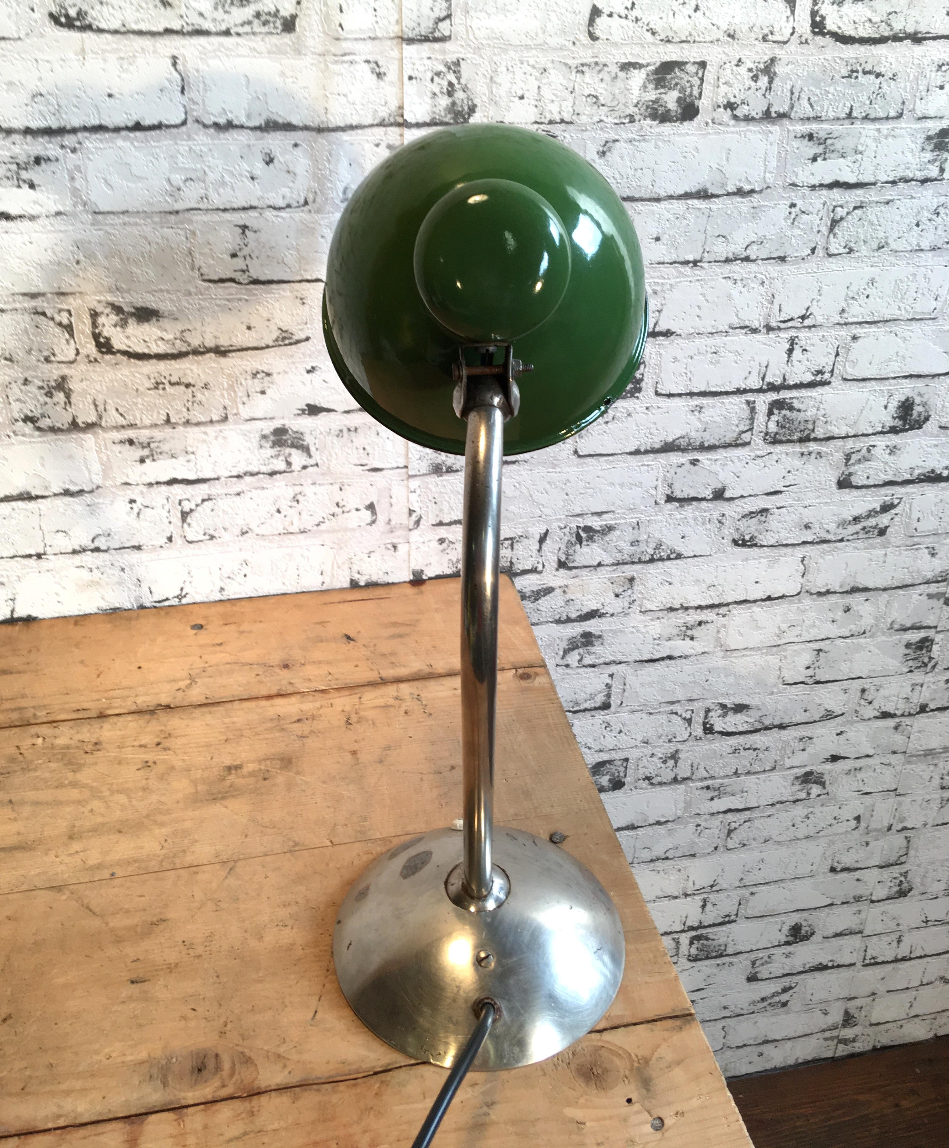 Enameled Vintage Industrial Green Enamel Desk Lamp, 1930s