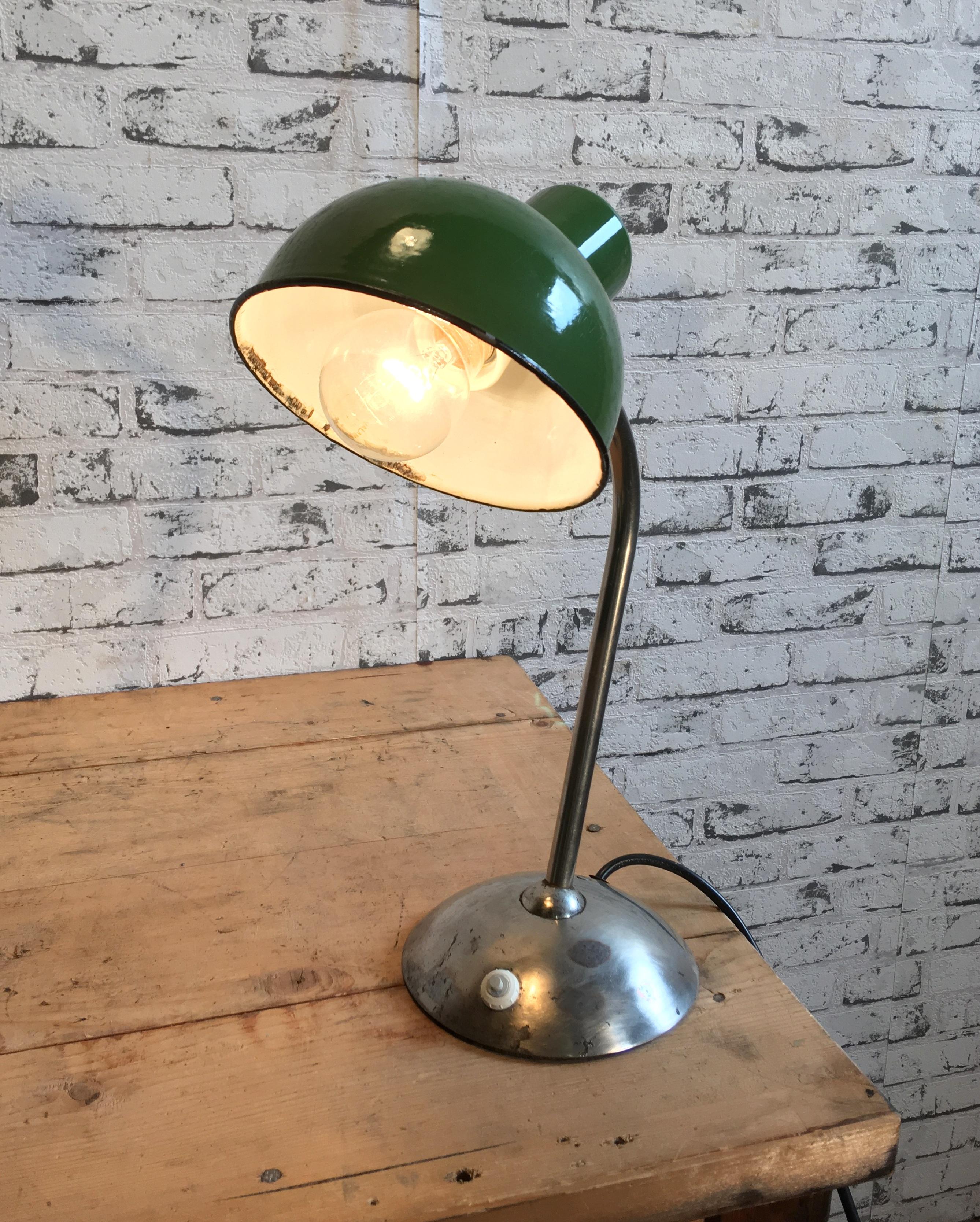 Vintage Industrial Green Enamel Desk Lamp, 1930s In Good Condition In Kojetice, CZ