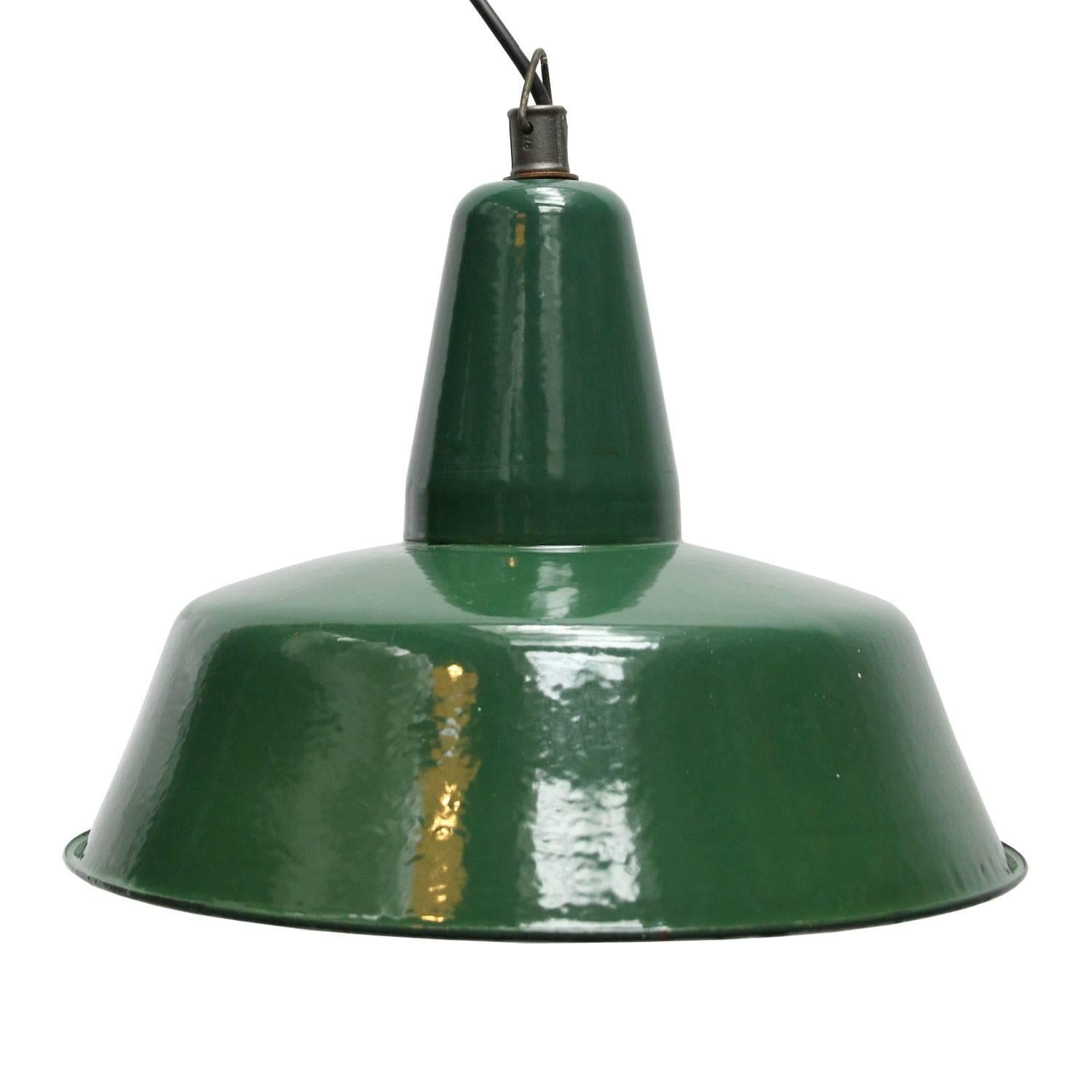 Green enamel industrial pendant. White interior.

Weight: 2.0 kg / 4.4 lb

Priced per individual item. All lamps have been made suitable by international standards for incandescent light bulbs, energy-efficient and LED bulbs. E26/E27 bulb holders