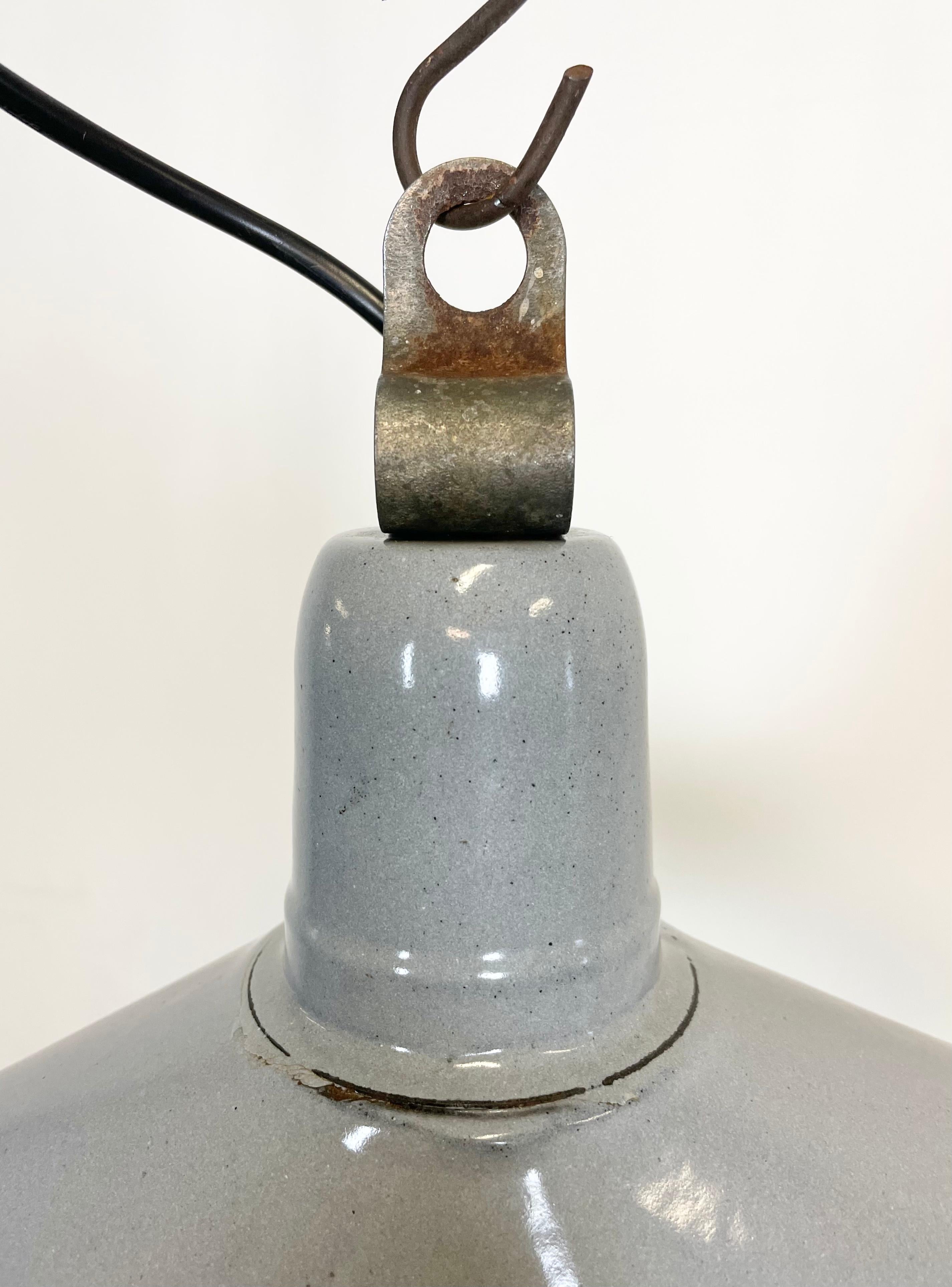 Vintage Industrial Grey Enamel Light, 1930s In Good Condition For Sale In Kojetice, CZ