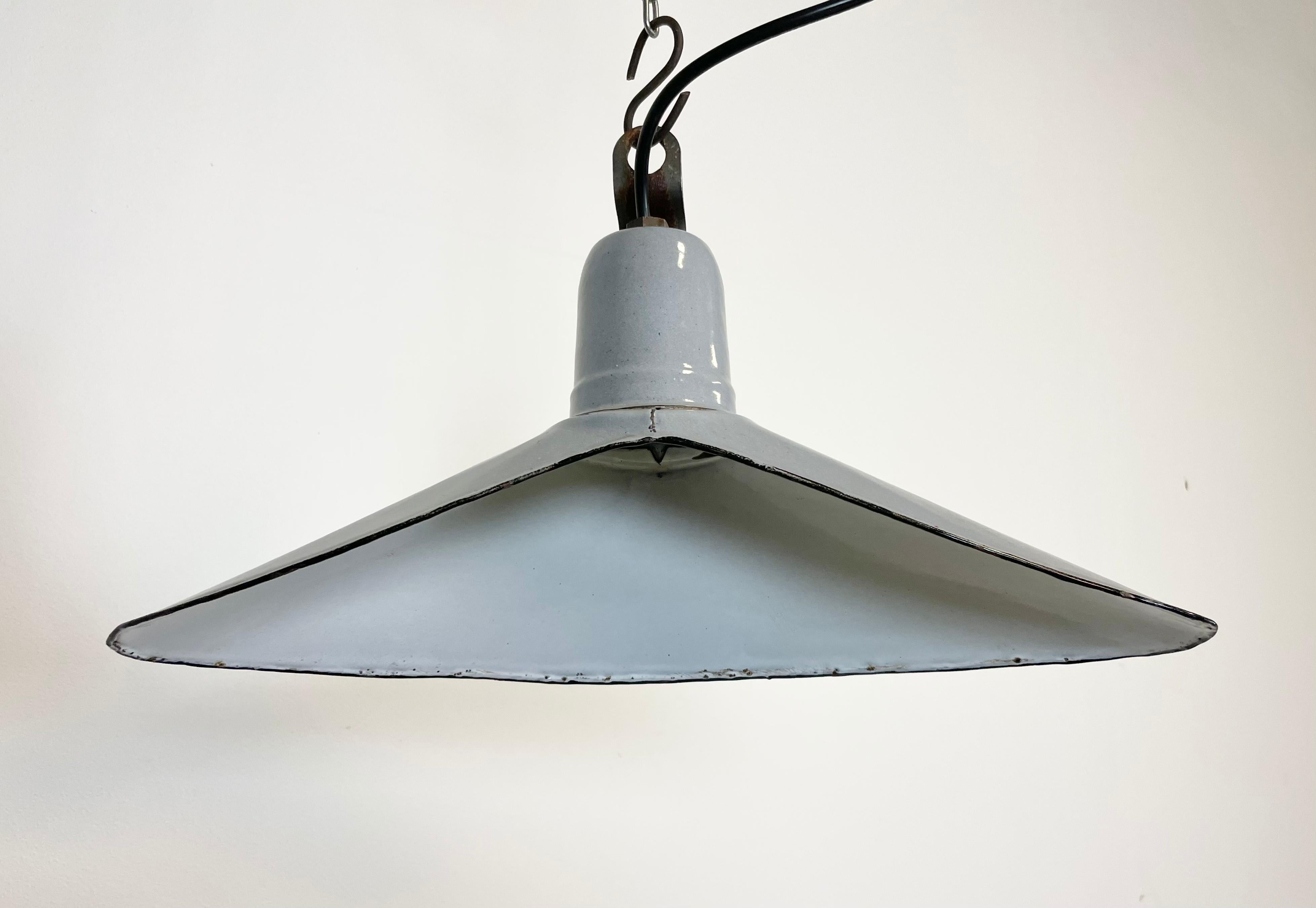 Vintage Industrial Grey Enamel Light, 1930s For Sale 4