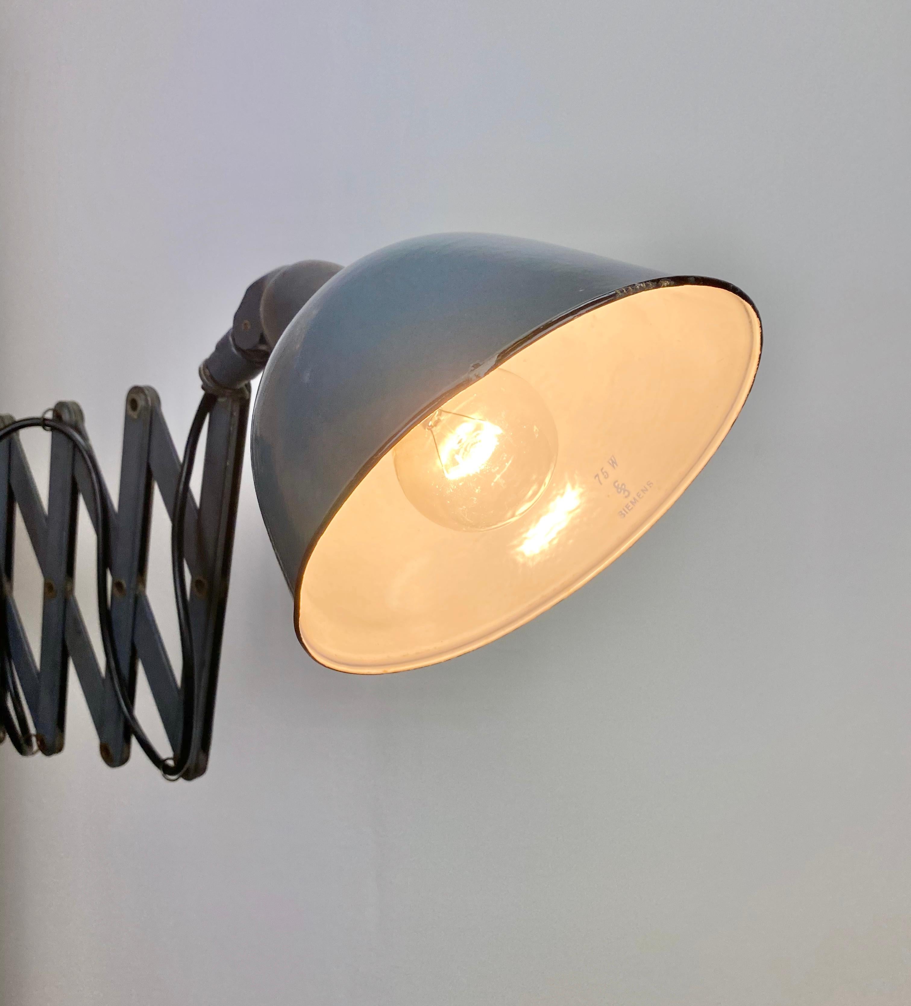 Vintage Industrial Grey Enamel Wall Lamp from Siemens, 1930s 5