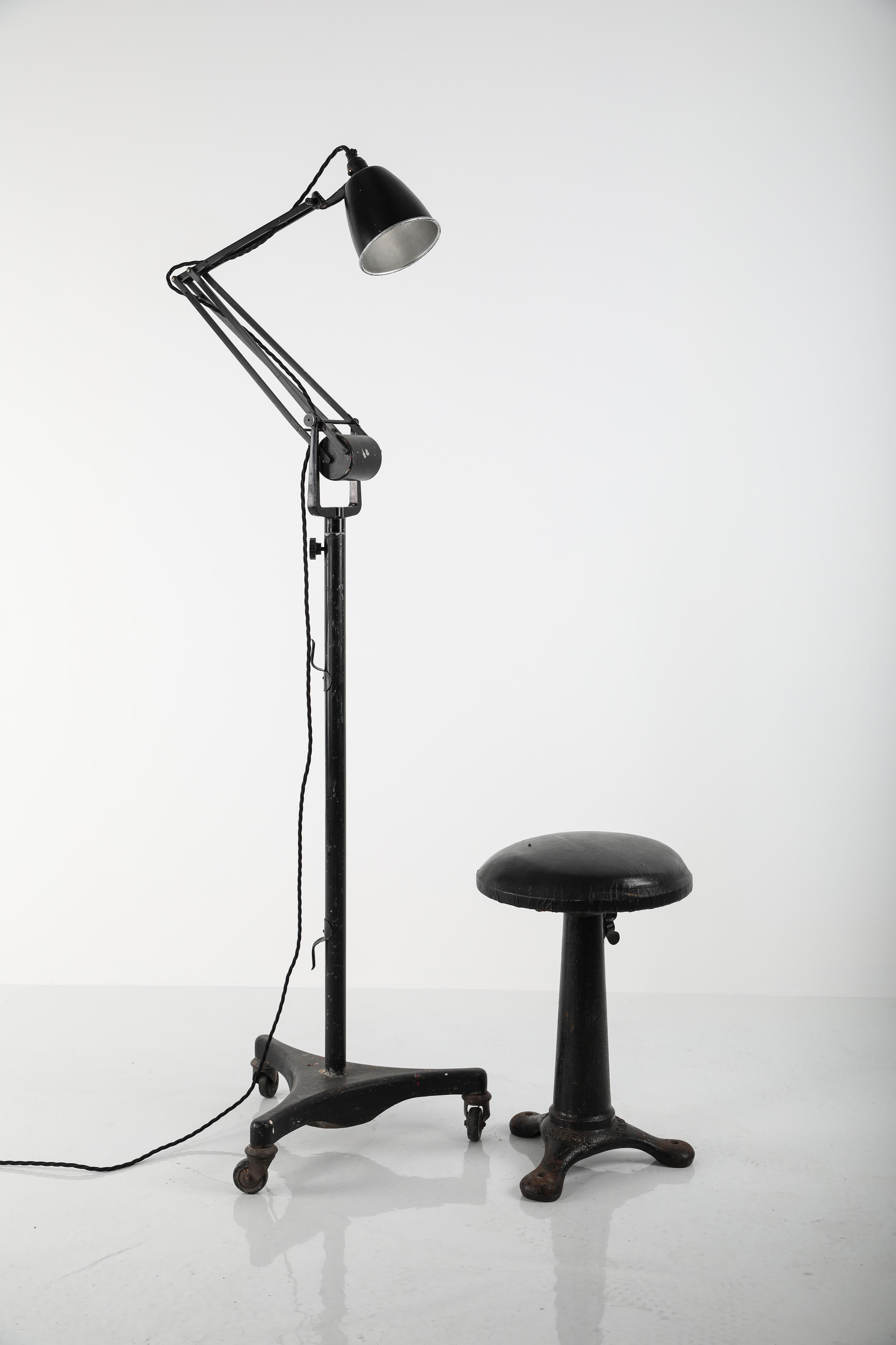Stunning example of the iconic counterbalance 'Roller' lamp, ingeniously designed by Hadrill & Horstmann. c.1940

Often utilised by draughtsman, this example was found in a private workshop and has survived in wonderful original condition; the