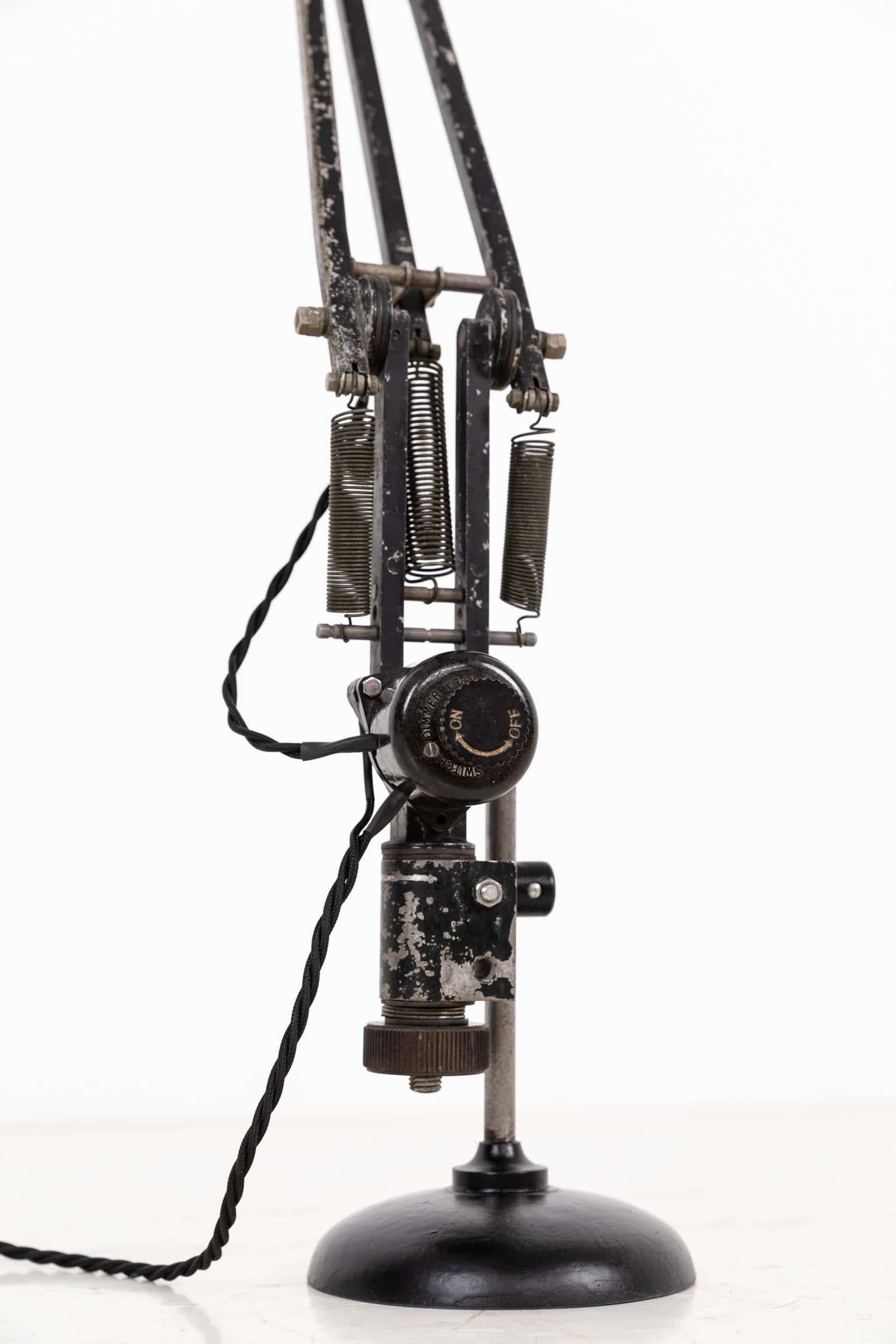 Vintage Industrial Hebert Terry 5C/1079 WW2 Anglepoise Desk Table Lamp. c.1940 In Fair Condition For Sale In London, GB