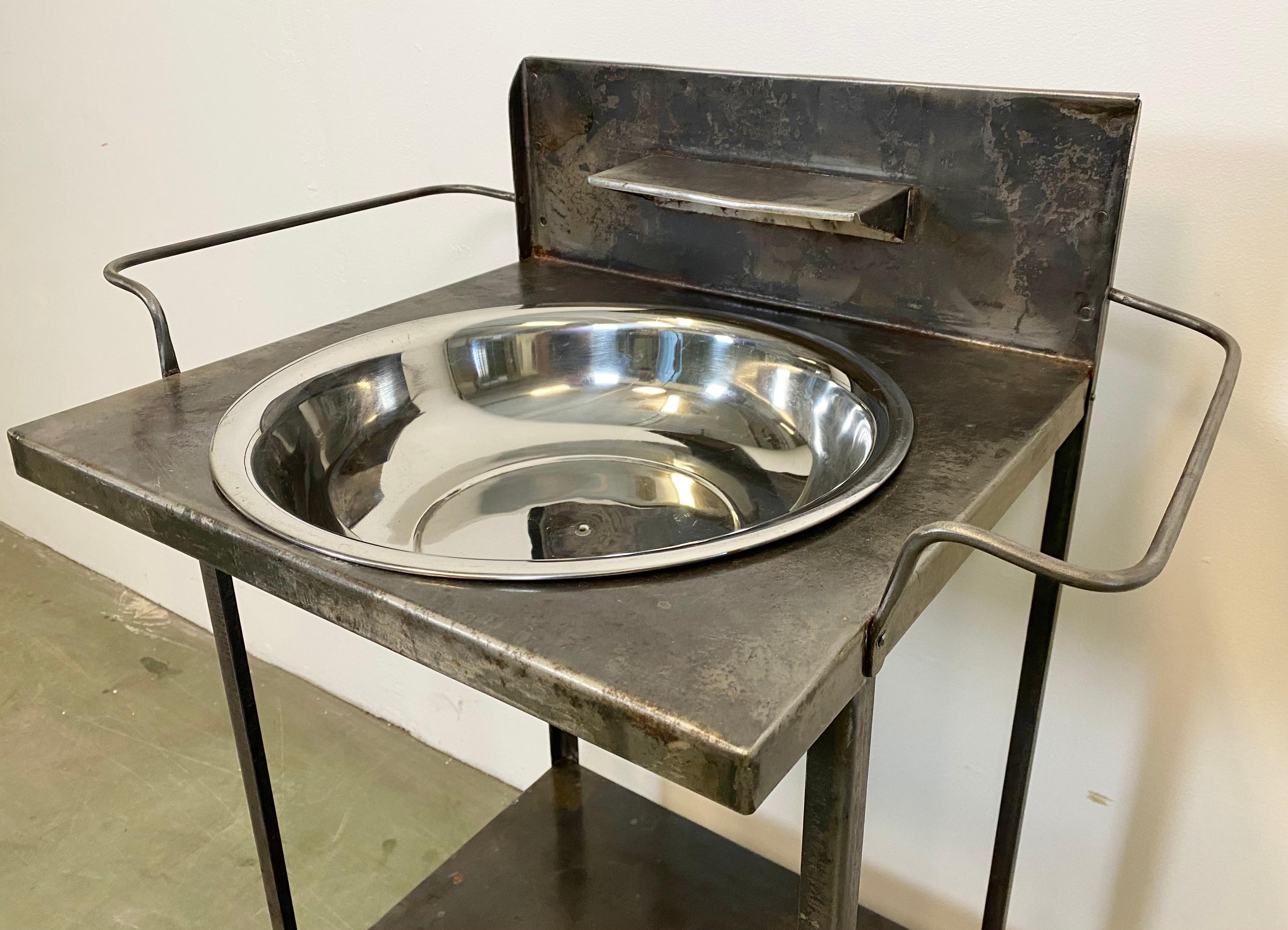 Vintage Industrial Hospital Wash Basin, 1960s In Good Condition In Kojetice, CZ
