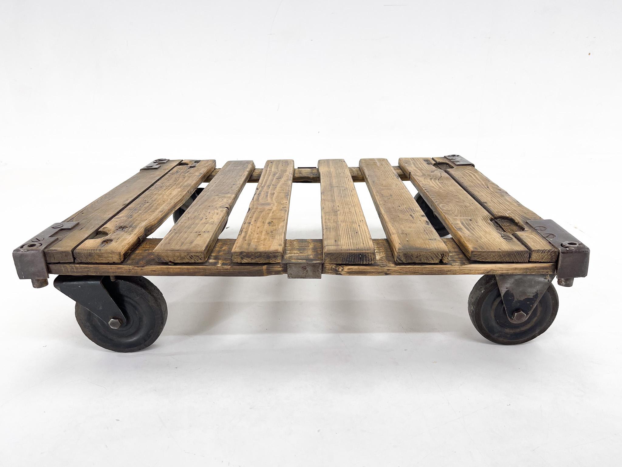 Vintage Industrial Iron & Wood Coffee Table on Wheels For Sale 3