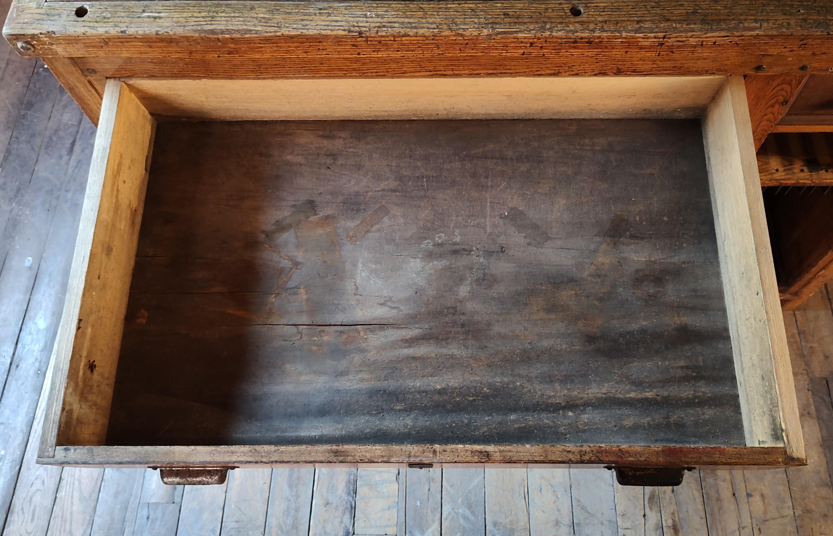 Vintage Industrial Island / Display Cabinet 4