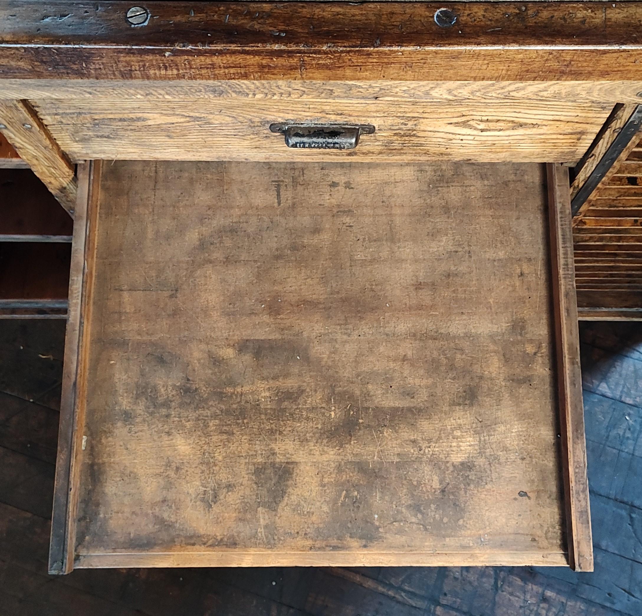 Vintage Industrial Island / Display Cabinet 3