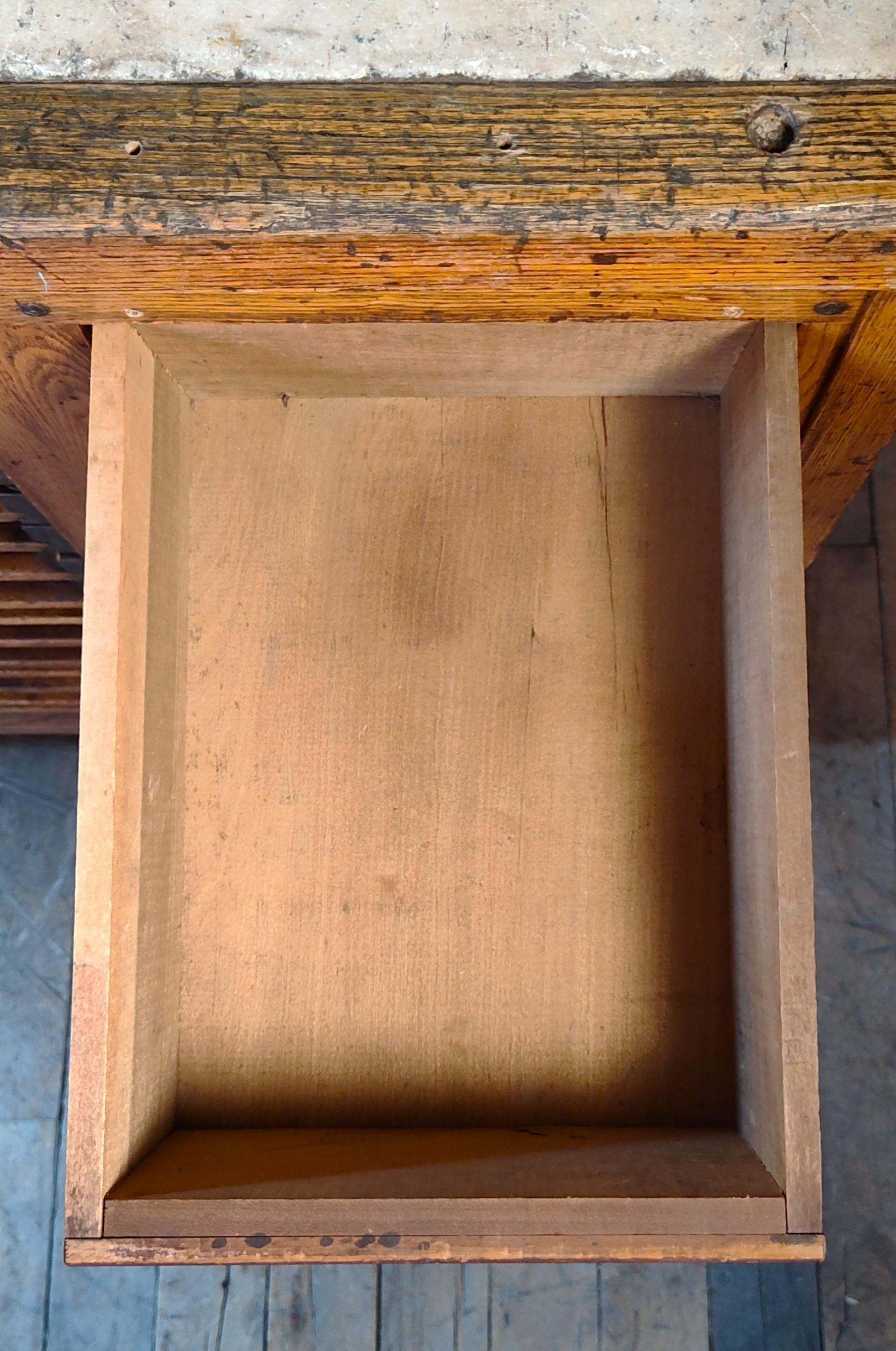 Vintage Industrial Island / Display Cabinet 6