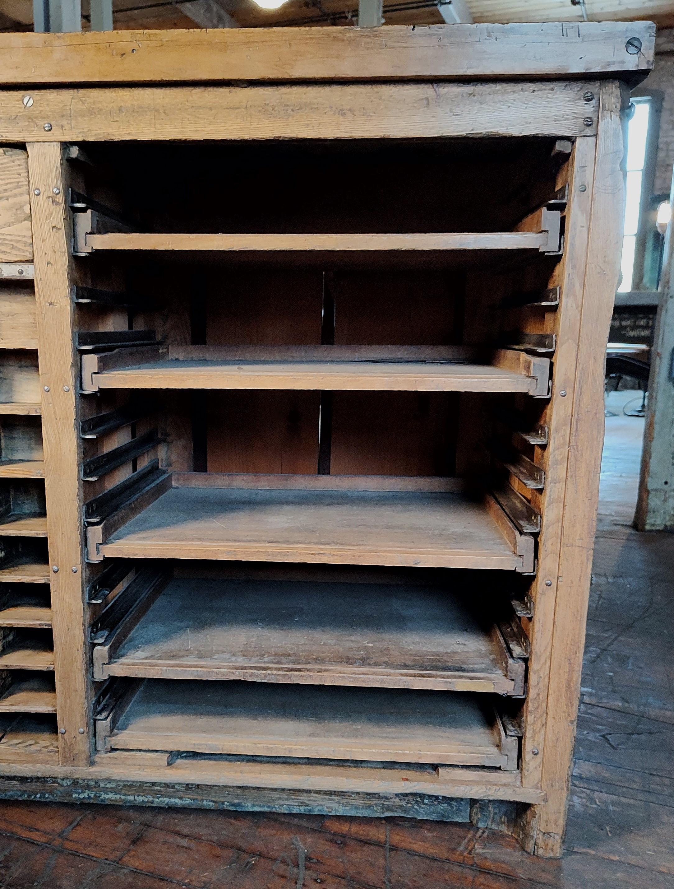 Vintage Industrial Island / Display Cabinet 7