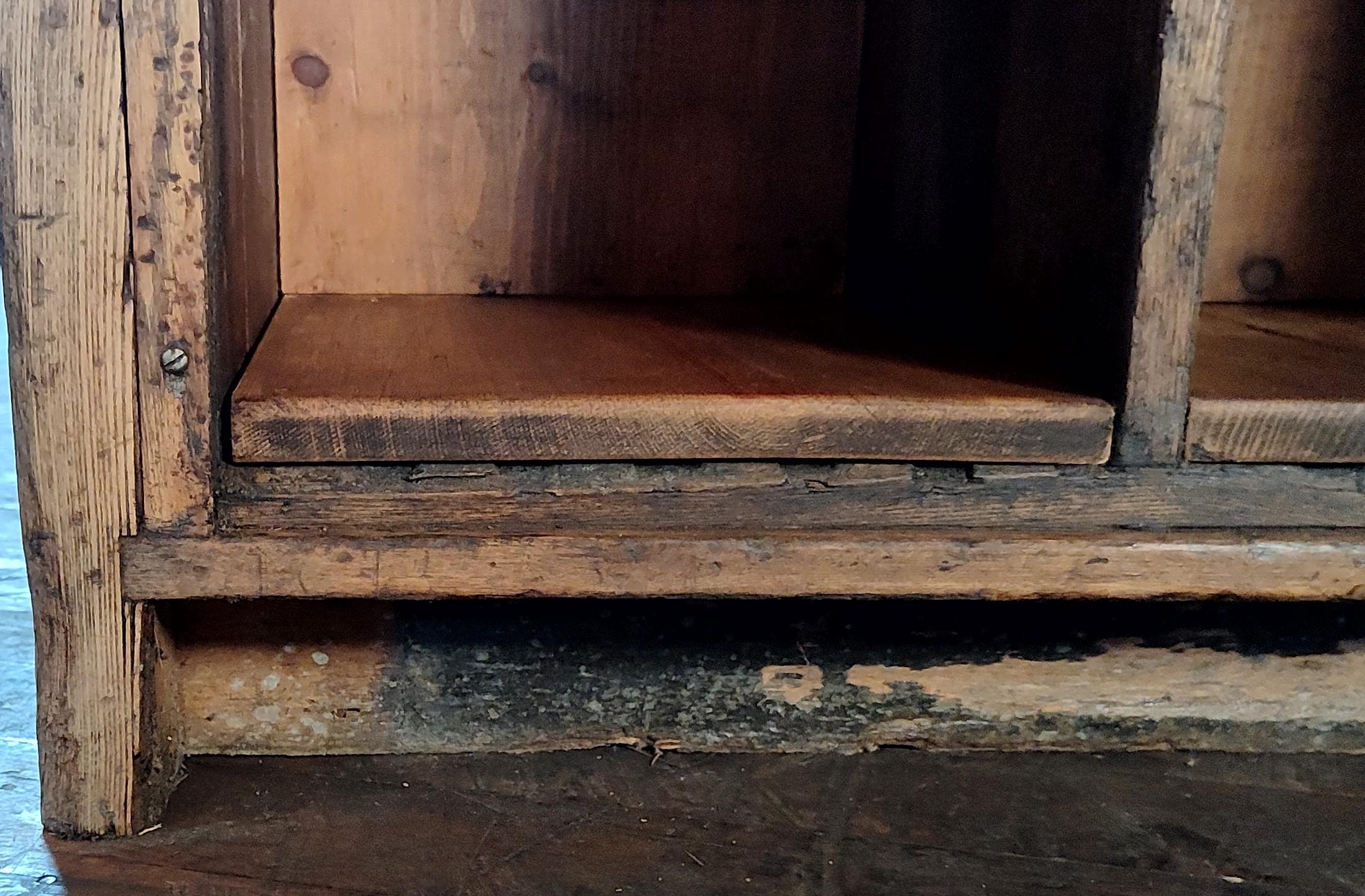 Vintage Industrial Island / Display Cabinet 10