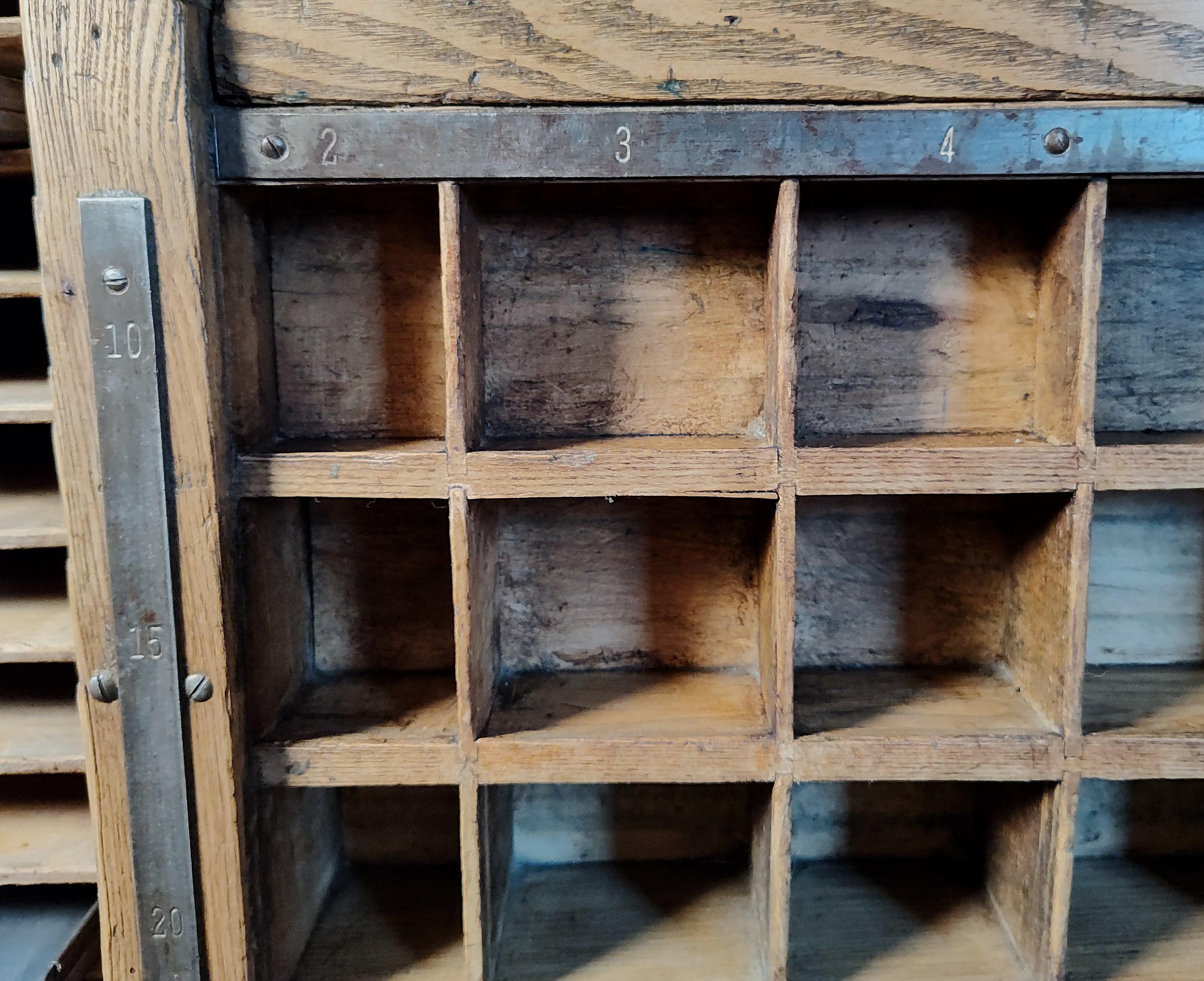 Vintage Industrial Island / Display Cabinet 13