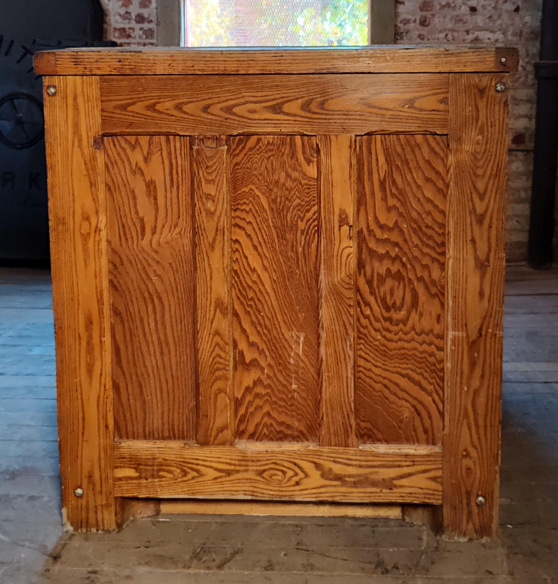 Vintage Industrial Island / Display Cabinet 3