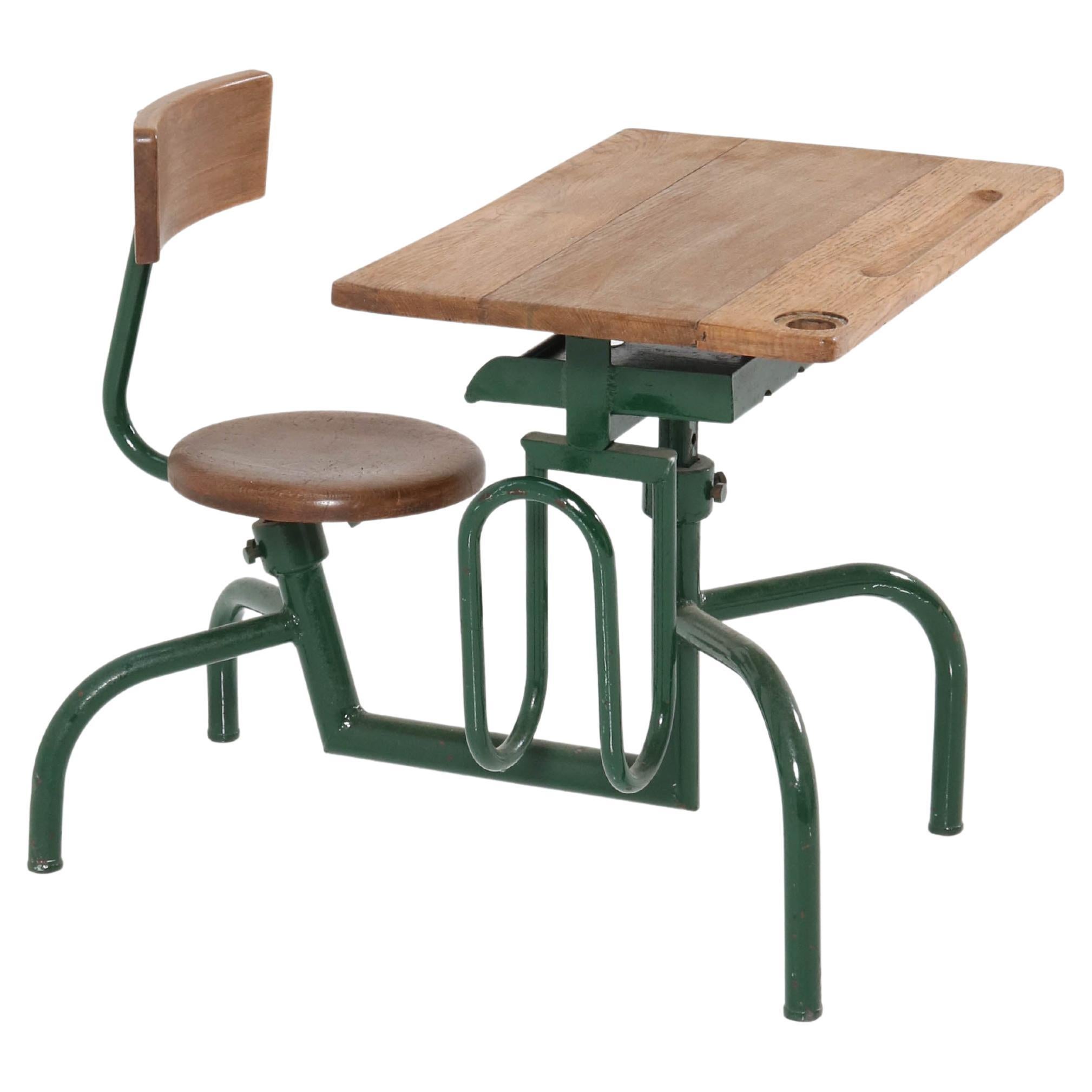 Bureau d'École à un siège vintage de style industriel Jean Prouv en vente