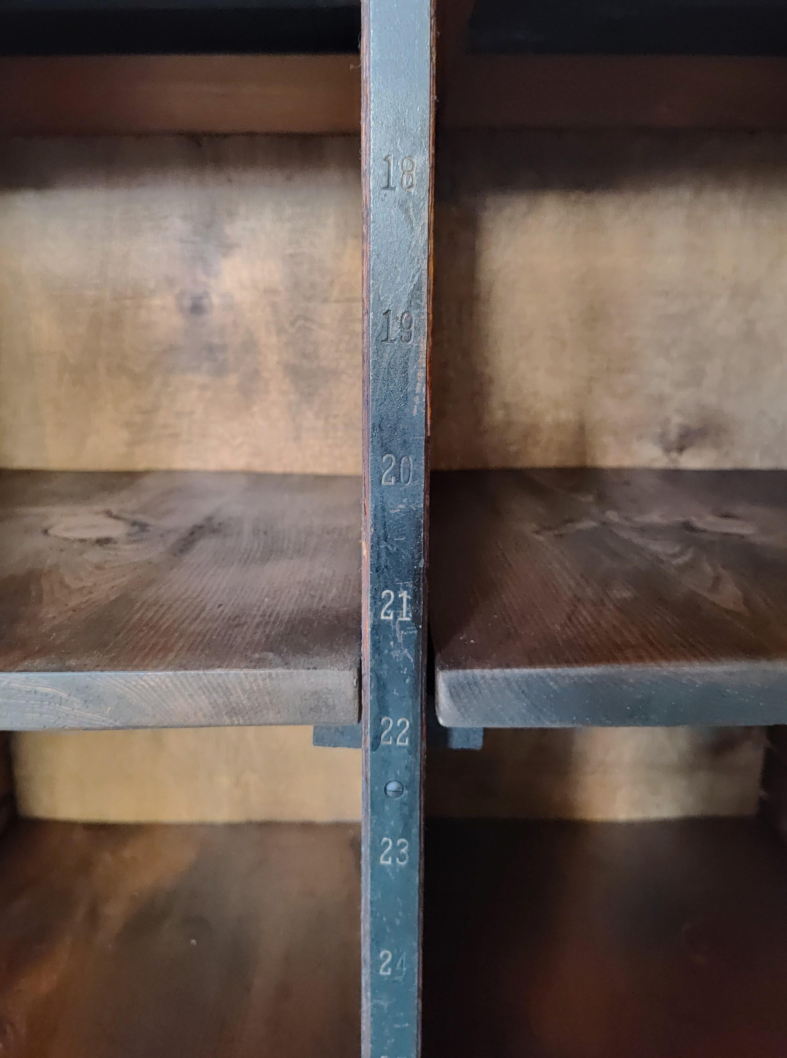 Islande / Armoire de cuisine industrielle vintage 5