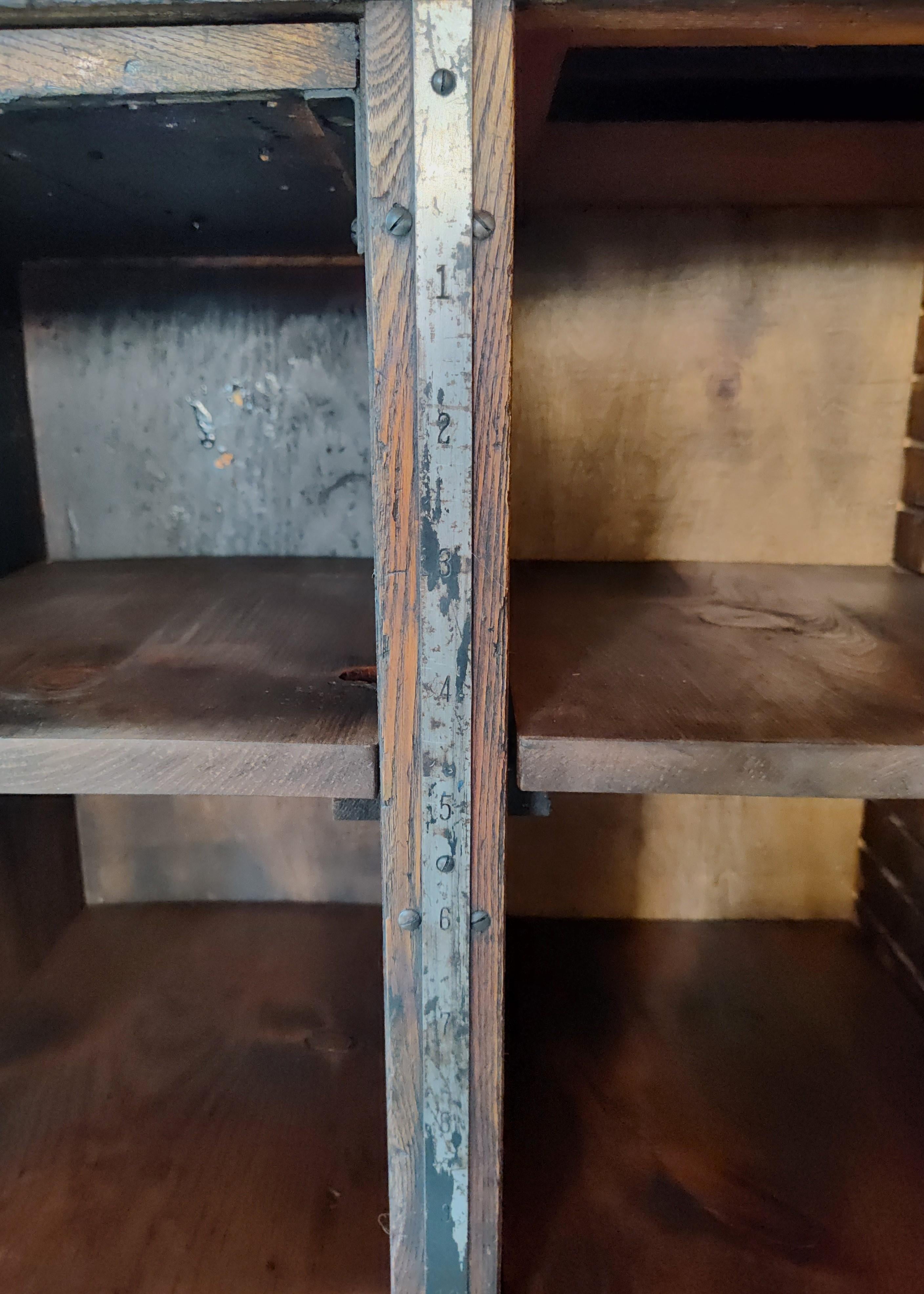 Islande / Armoire de cuisine industrielle vintage 7