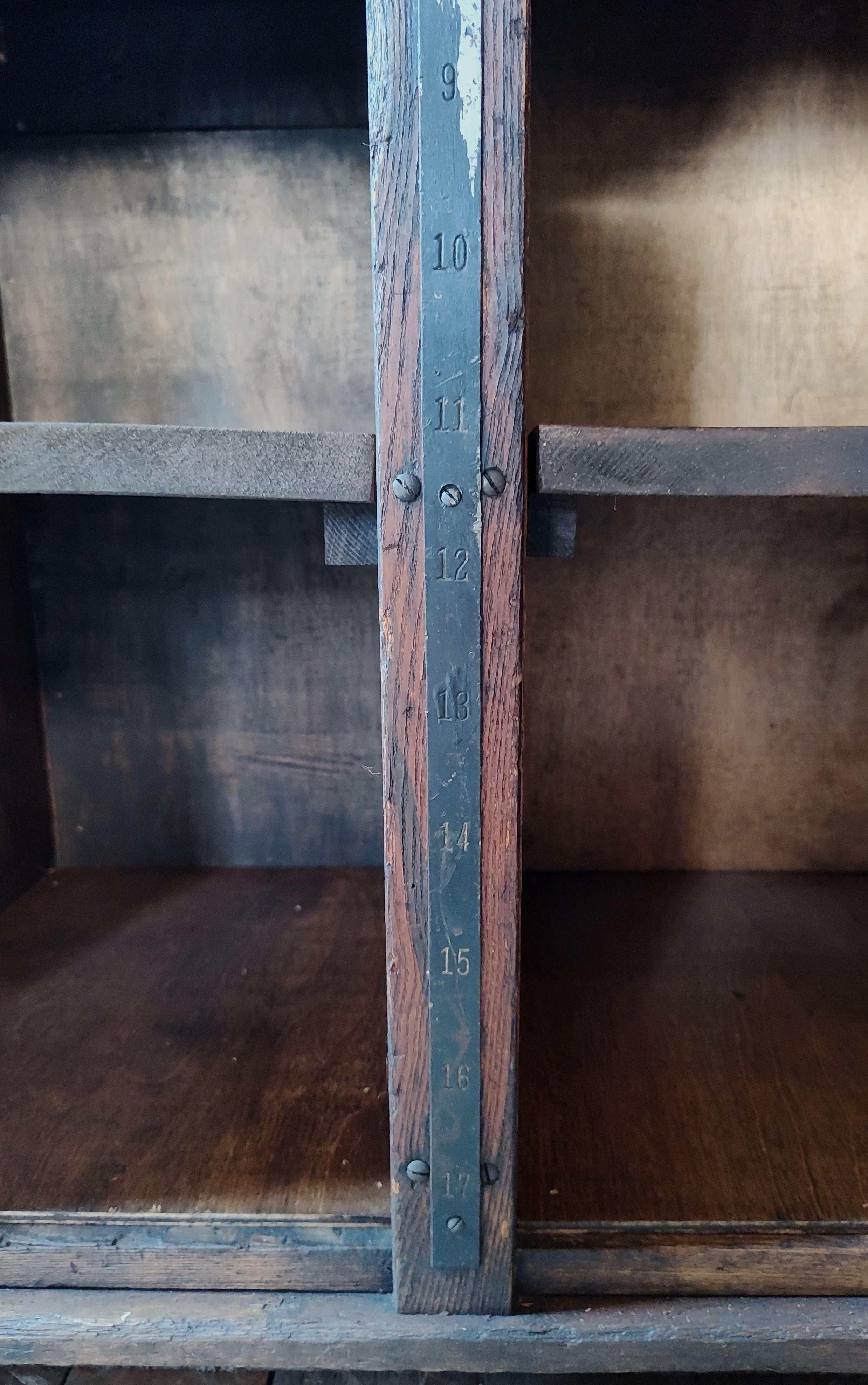 Islande / Armoire de cuisine industrielle vintage 8