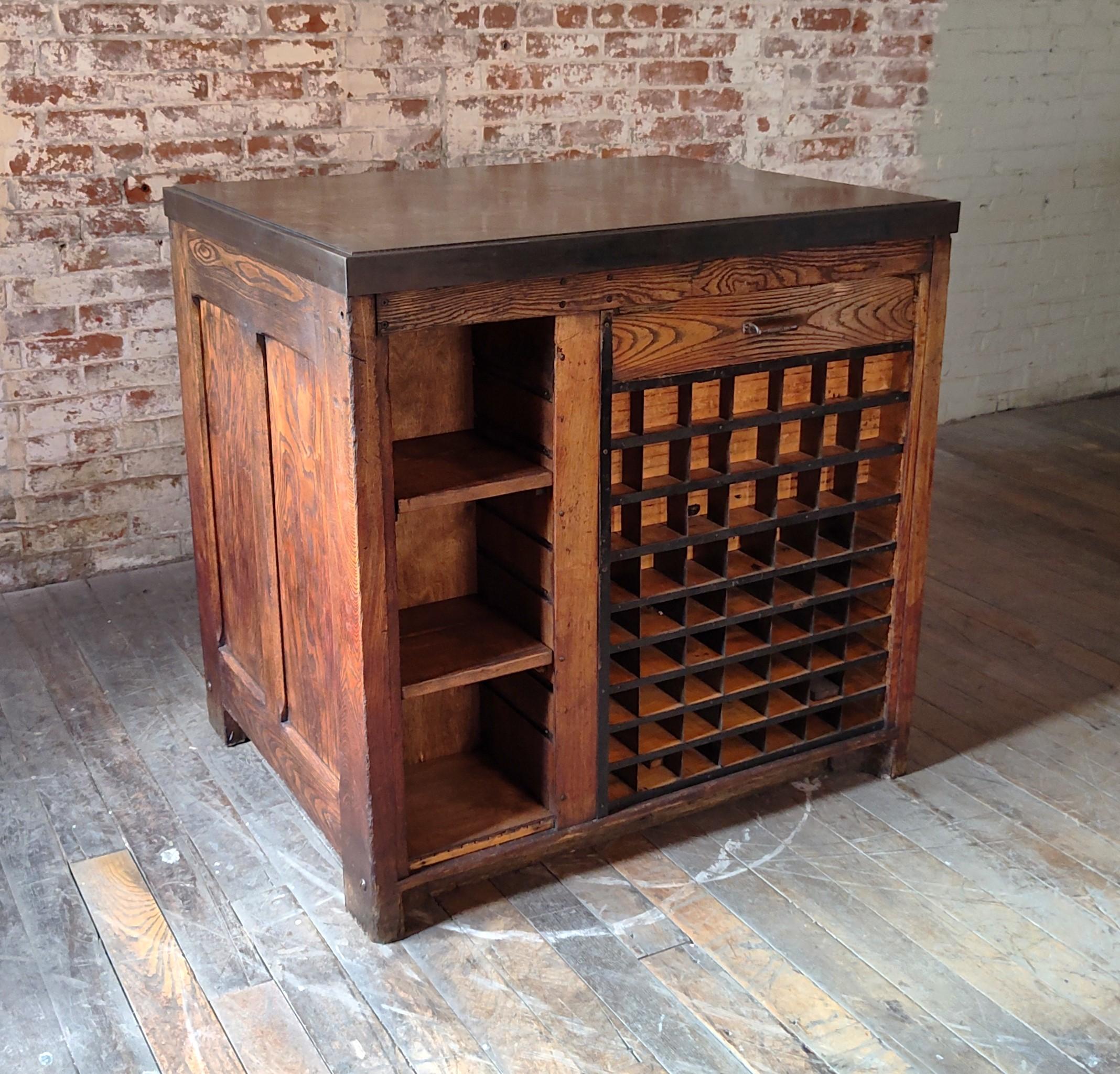 Moulage Islande / Armoire de cuisine industrielle vintage