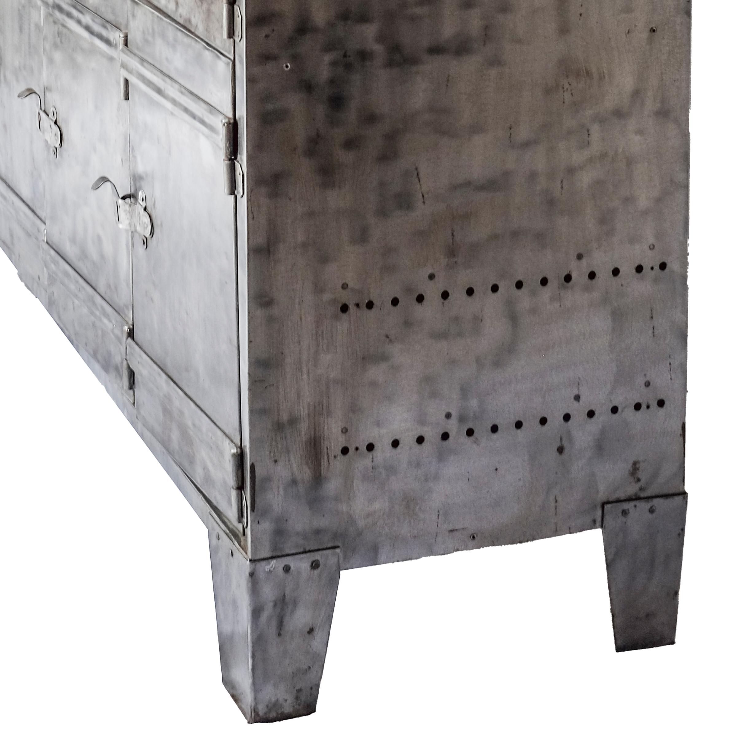 Industrielle Vintage-Schließfacheinheit (Metall) im Angebot