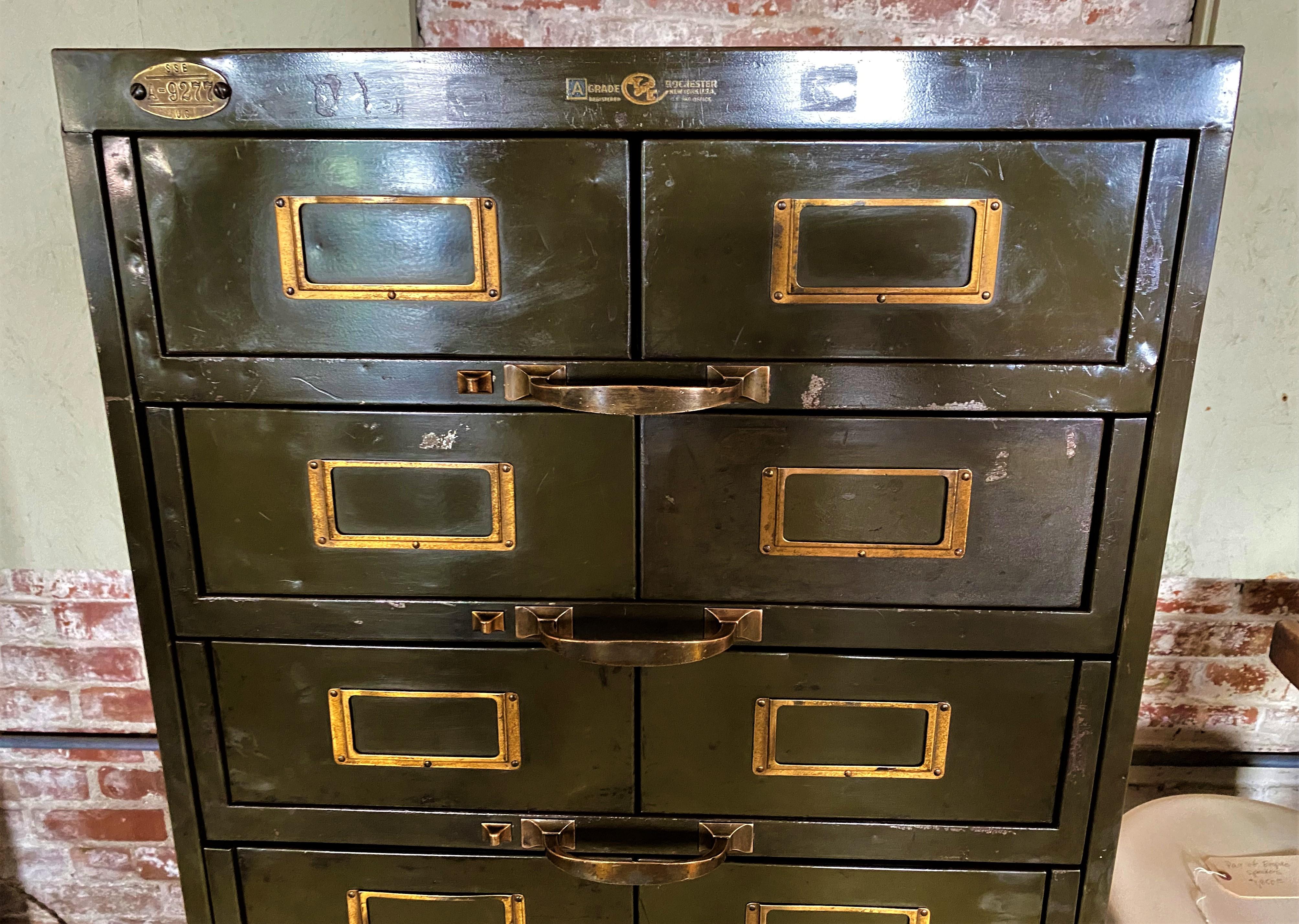 Vintage Industrial Metal Cabinet In Good Condition In Oakville, CT
