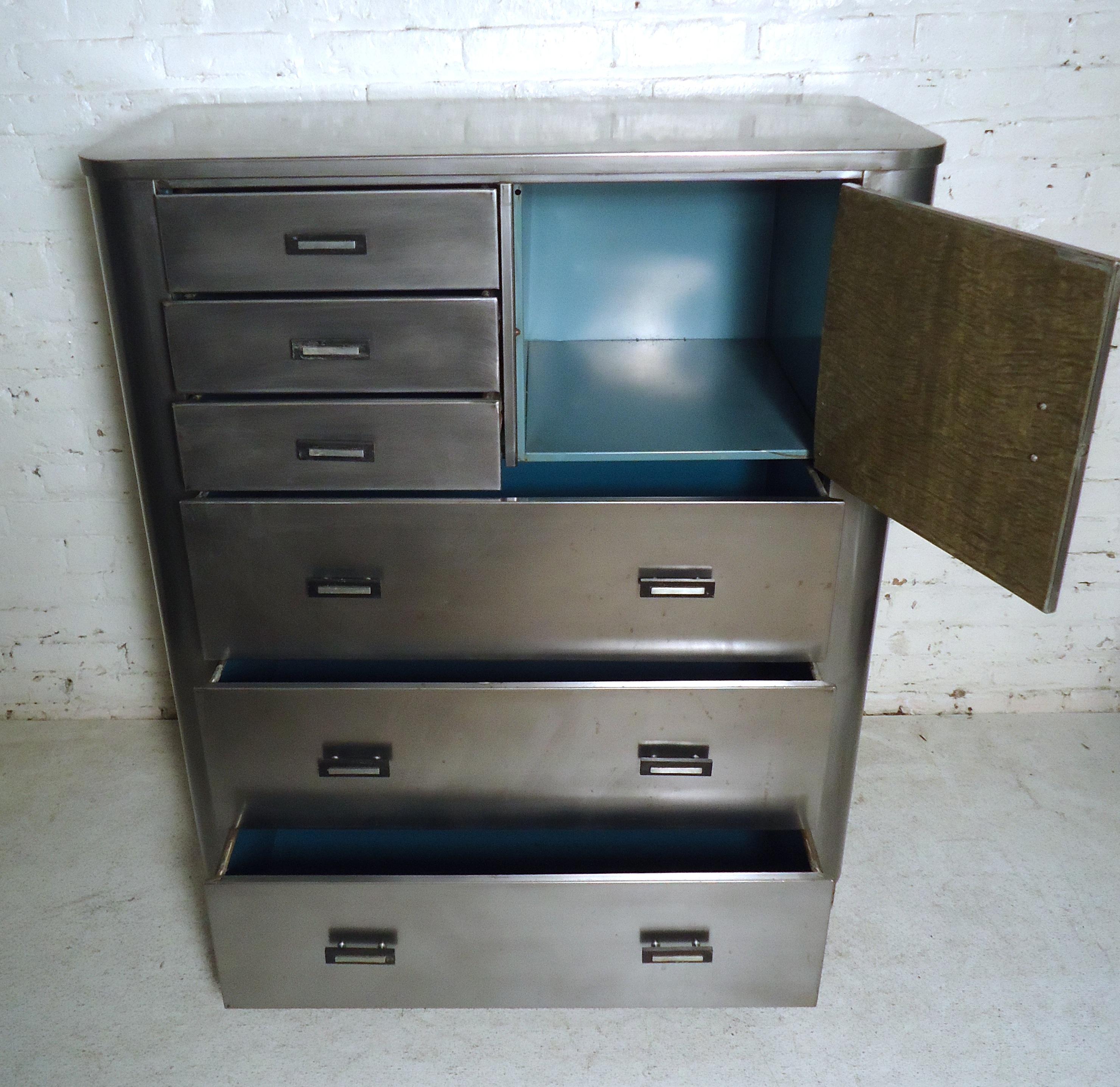 Vintage Industrial Metal Dresser In Good Condition In Brooklyn, NY